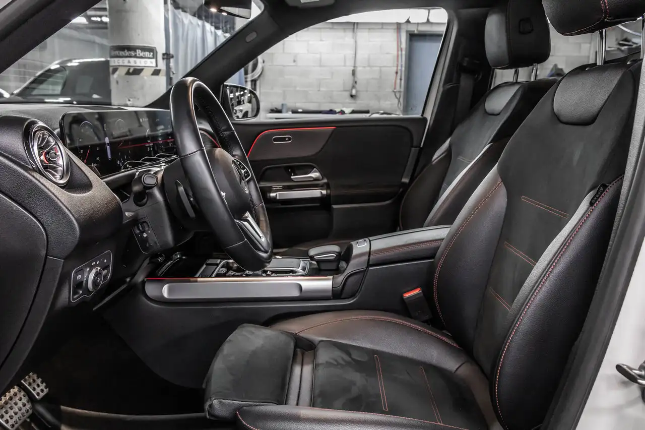 Mercedes-Benz GLB снимка Mercedes-Benz GLB