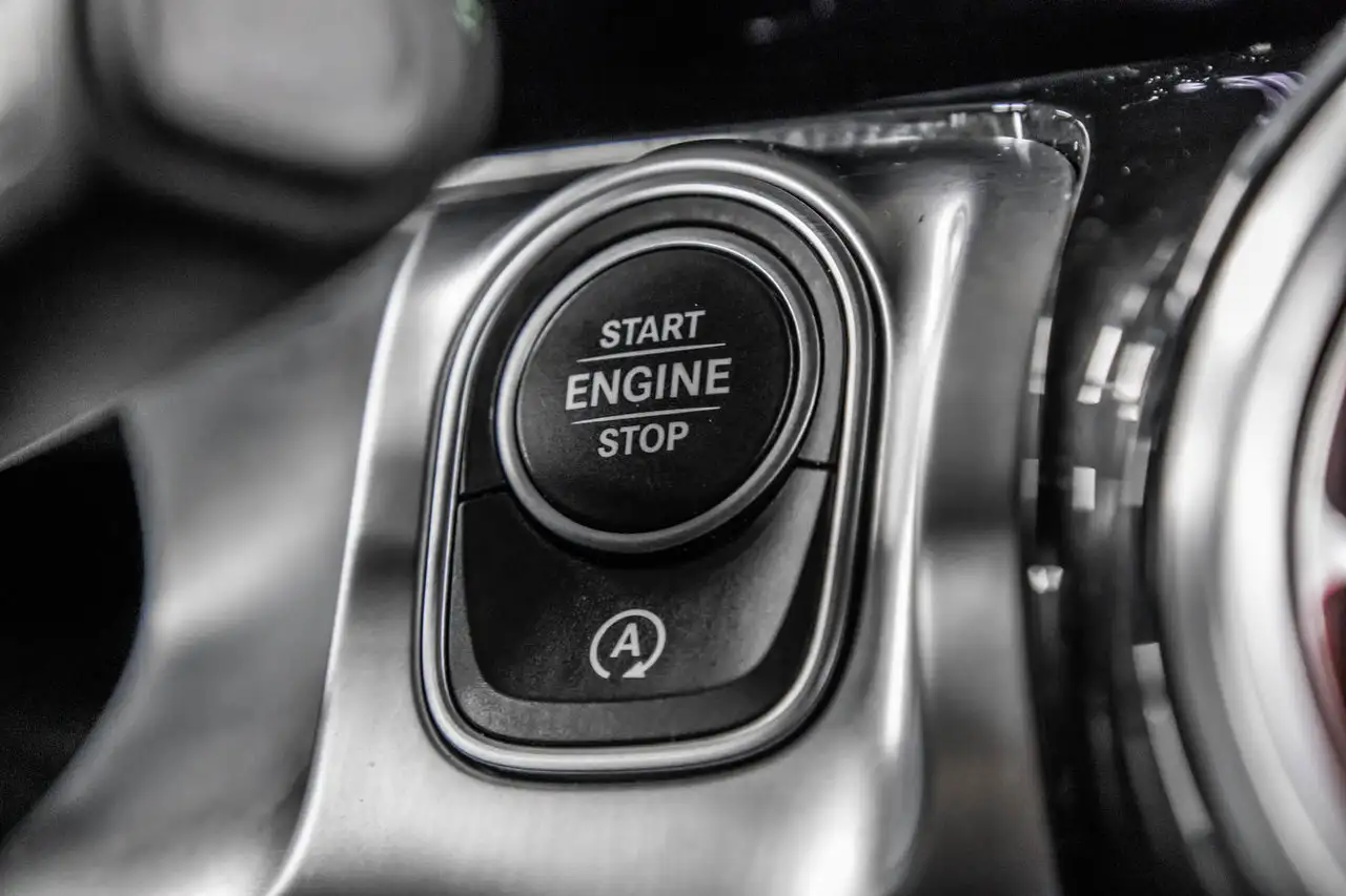 Mercedes-Benz GLB снимка Mercedes-Benz GLB