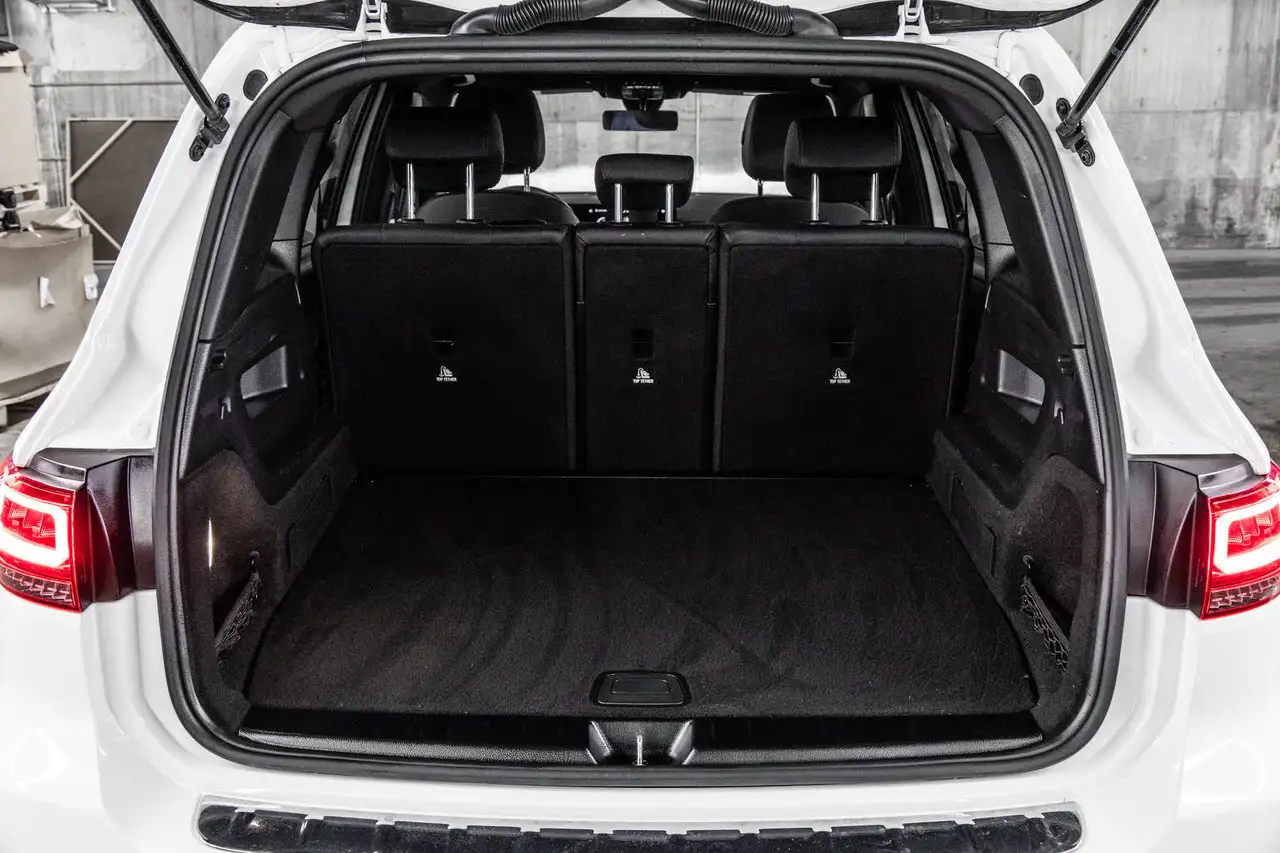 Mercedes-Benz GLB снимка Mercedes-Benz GLB