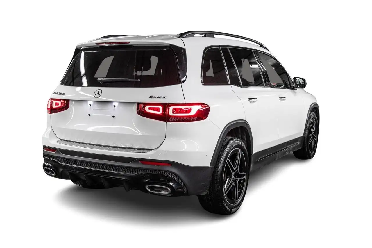 Mercedes-Benz GLB снимка Mercedes-Benz GLB