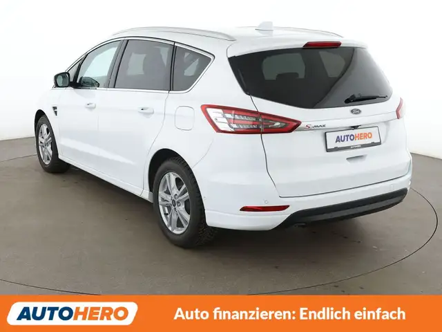 Ford S-Max view 4