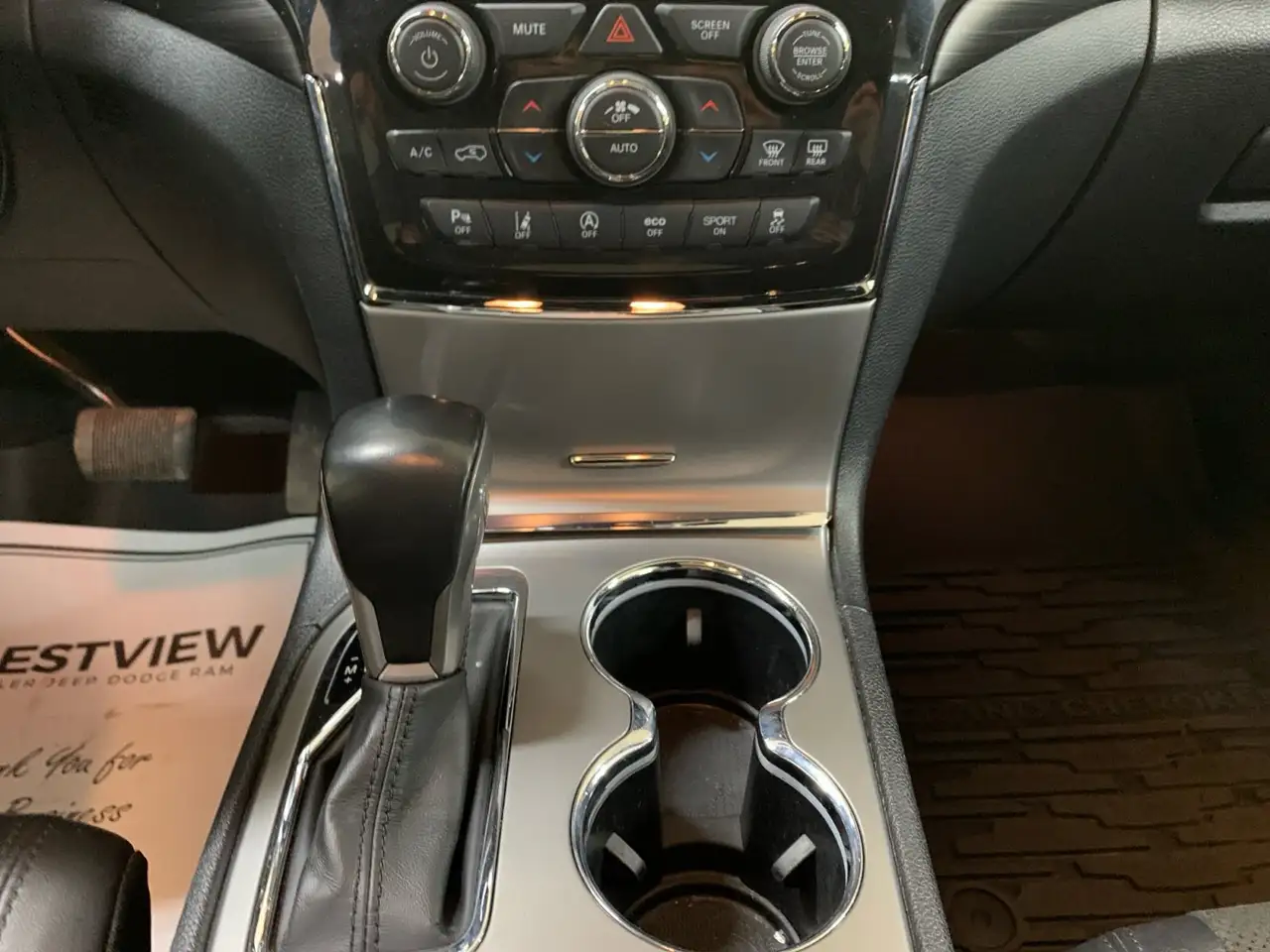 Jeep Grand Cherokee снимка Jeep Grand Cherokee