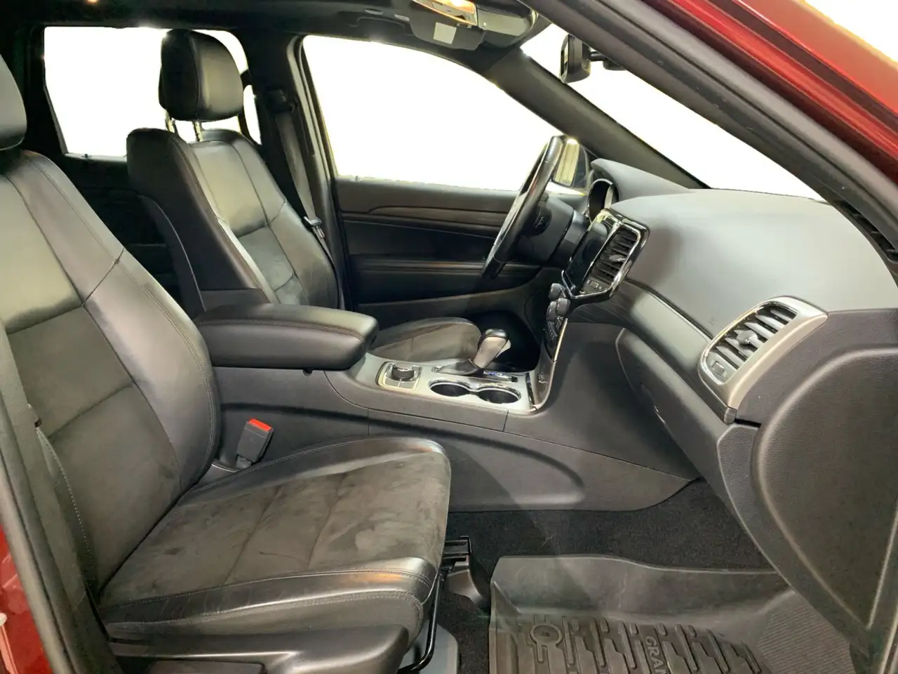Jeep Grand Cherokee снимка Jeep Grand Cherokee