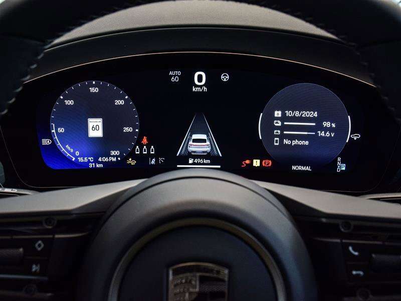 2024 Porsche Macan Electric Turbo thumb 35