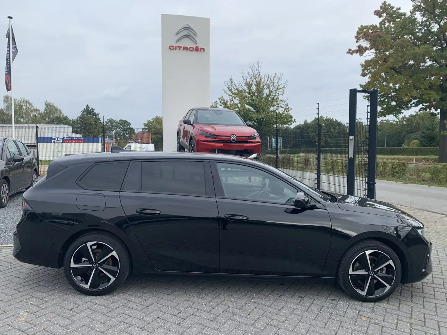 Opel Astra Sports Tourer 1.2 Turbo 130 Automaat GS Noir - 1