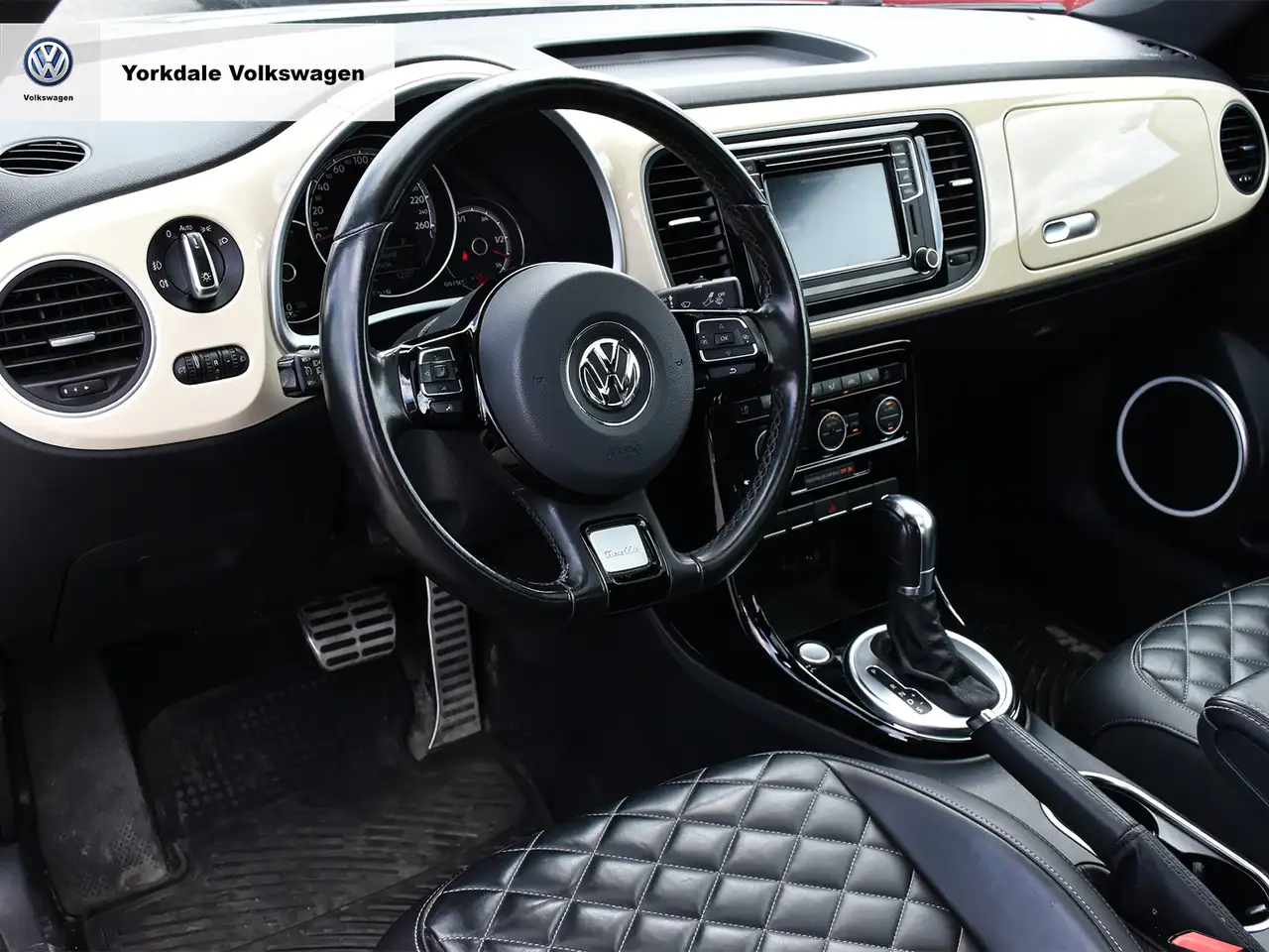 Volkswagen Beetle снимка Volkswagen Beetle