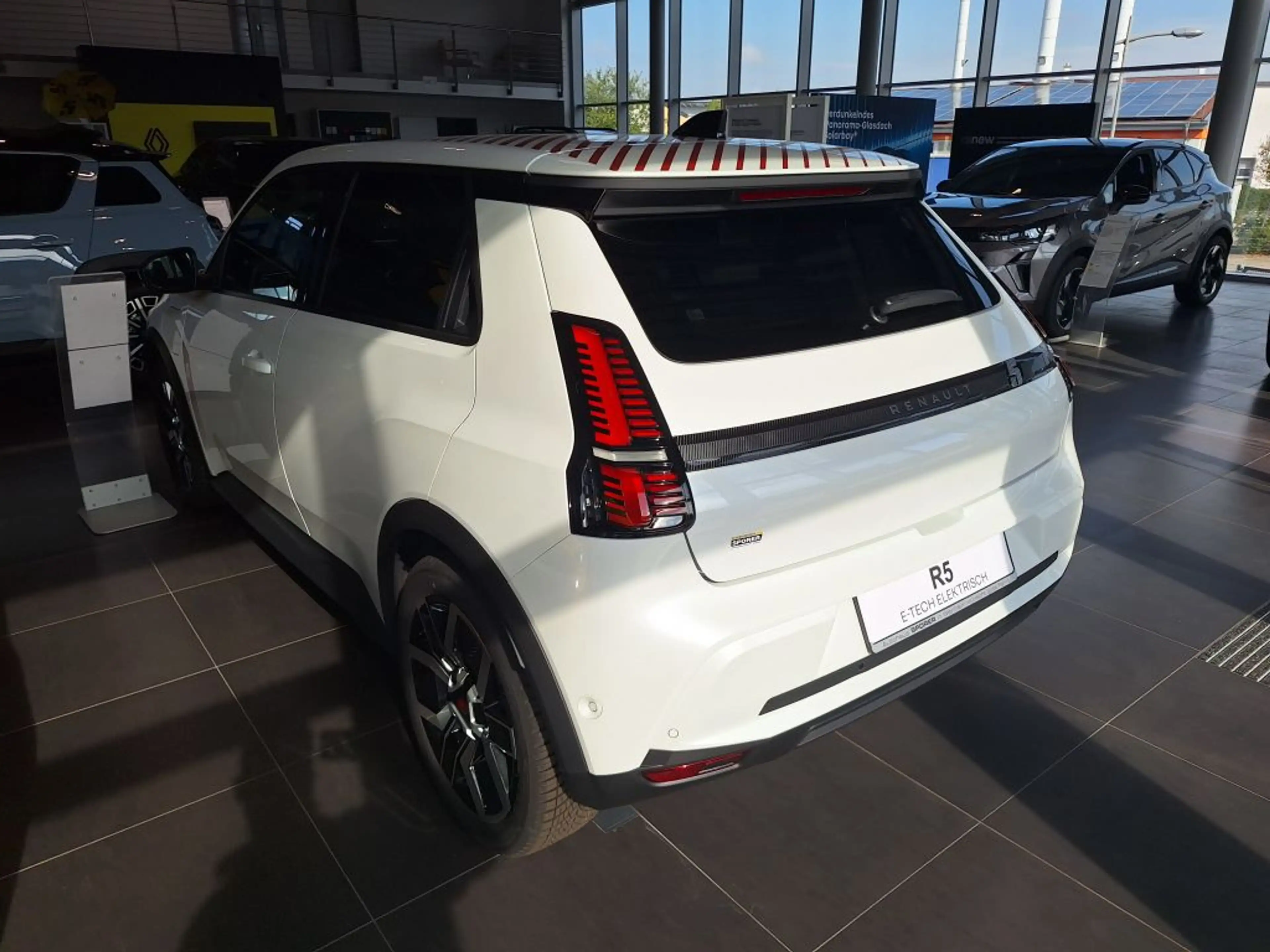 Renault R 5 E-Tech Techno 150 Comfort Range — photo 5