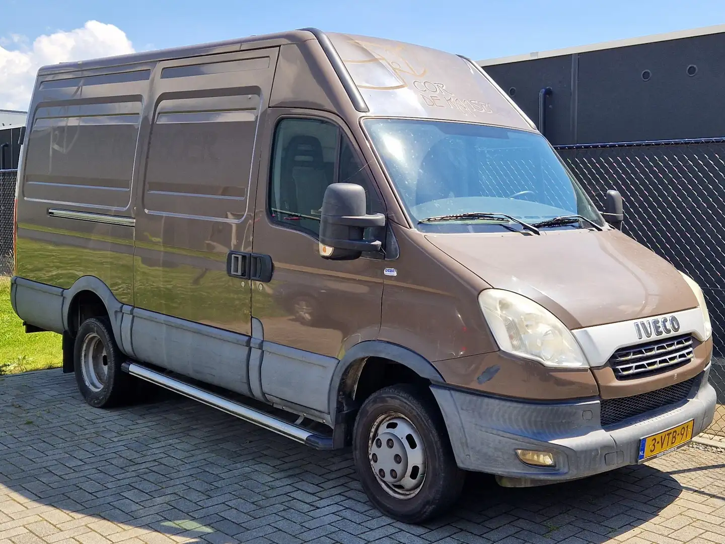 Iveco Daily Overig 50C21V 330 H3 met vangmuil en luchtremmen Bruin - 2