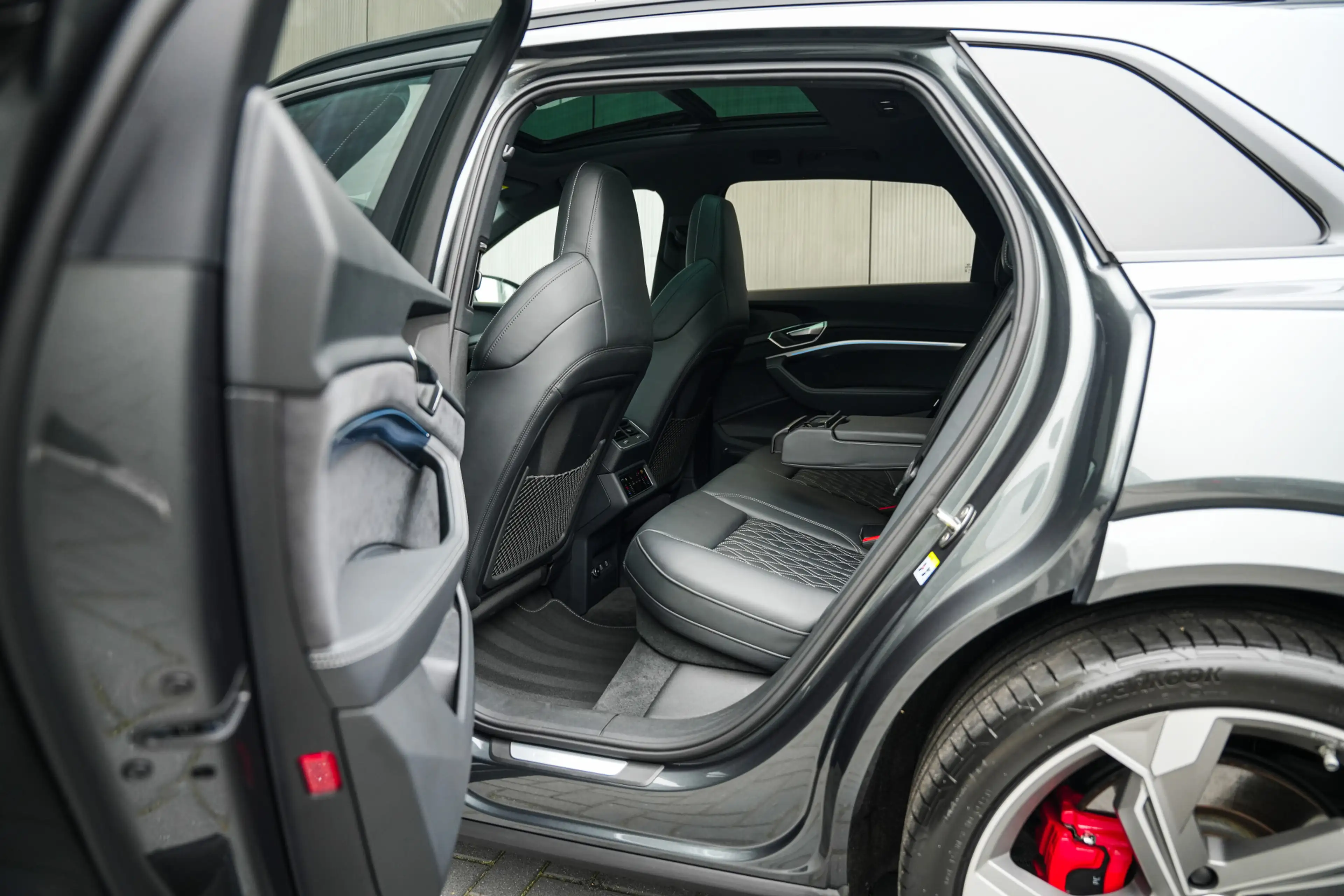 Audi SQ8 e-tron Quattro 115 kWh 503 pk / BTW-Auto/ Lucht-Vering/ R — photo 16