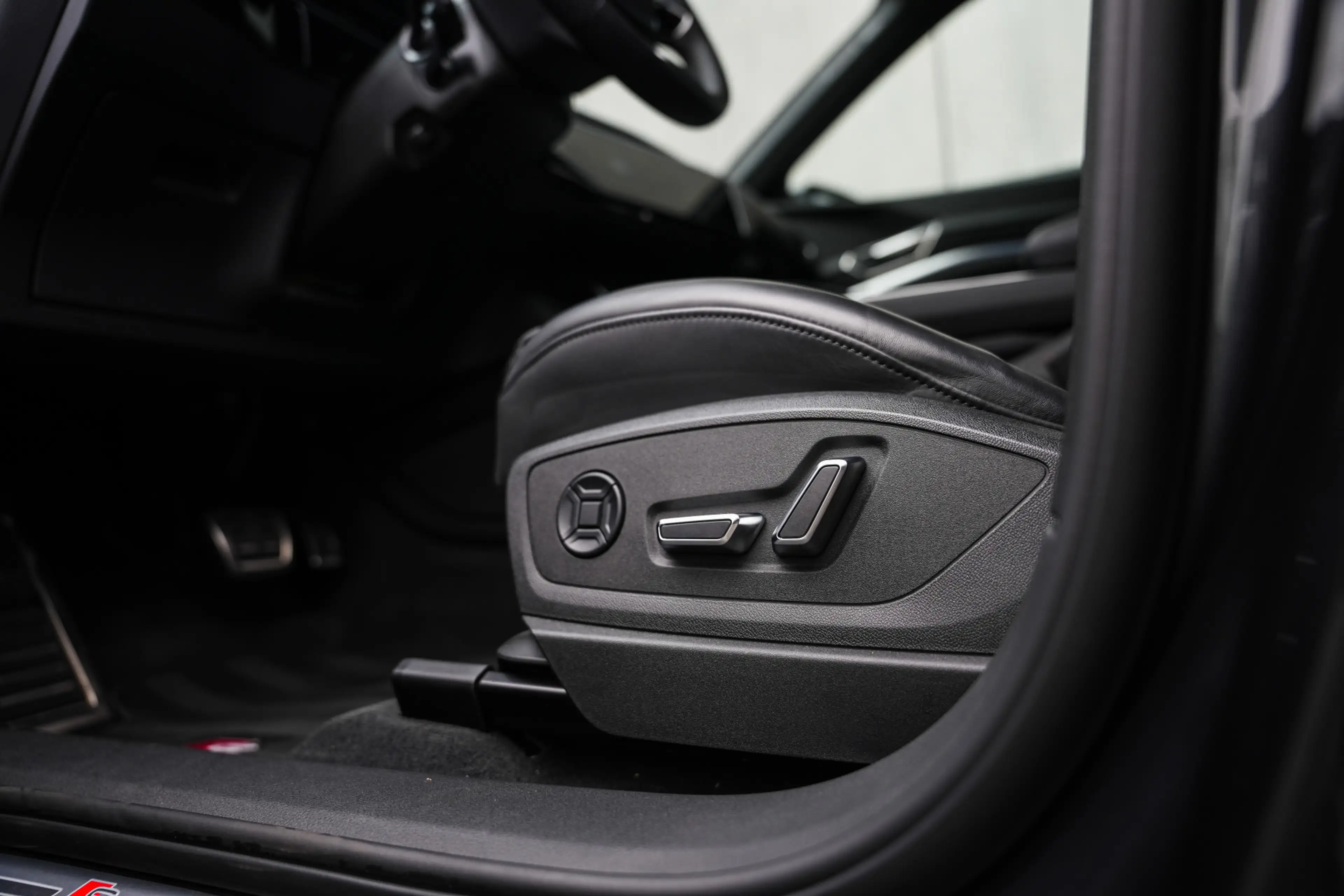Audi SQ8 e-tron Quattro 115 kWh 503 pk / BTW-Auto/ Lucht-Vering/ R — photo 15