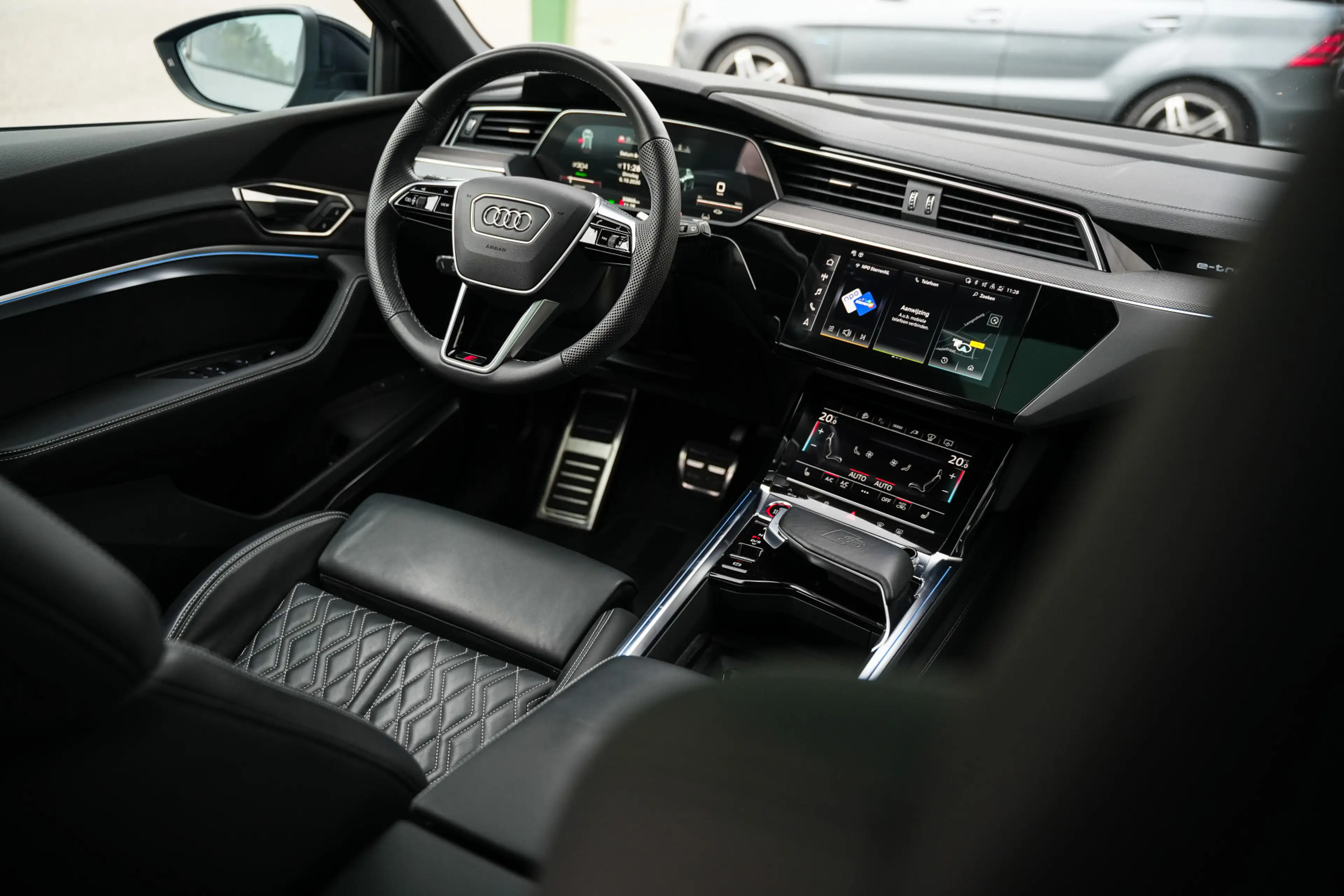Audi SQ8 e-tron Quattro 115 kWh 503 pk / BTW-Auto/ Lucht-Vering/ R — photo 20