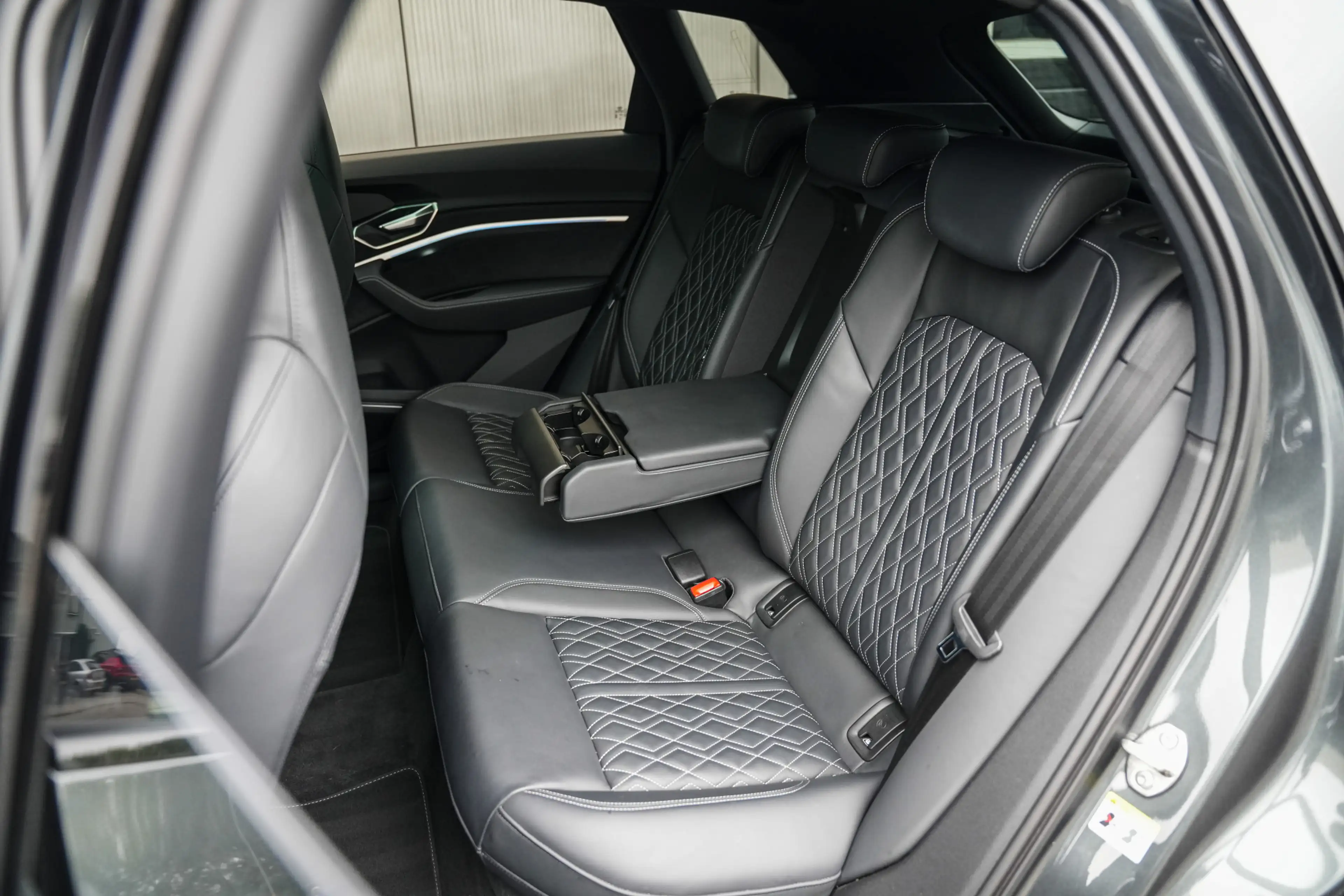 Audi SQ8 e-tron Quattro 115 kWh 503 pk / BTW-Auto/ Lucht-Vering/ R — photo 18