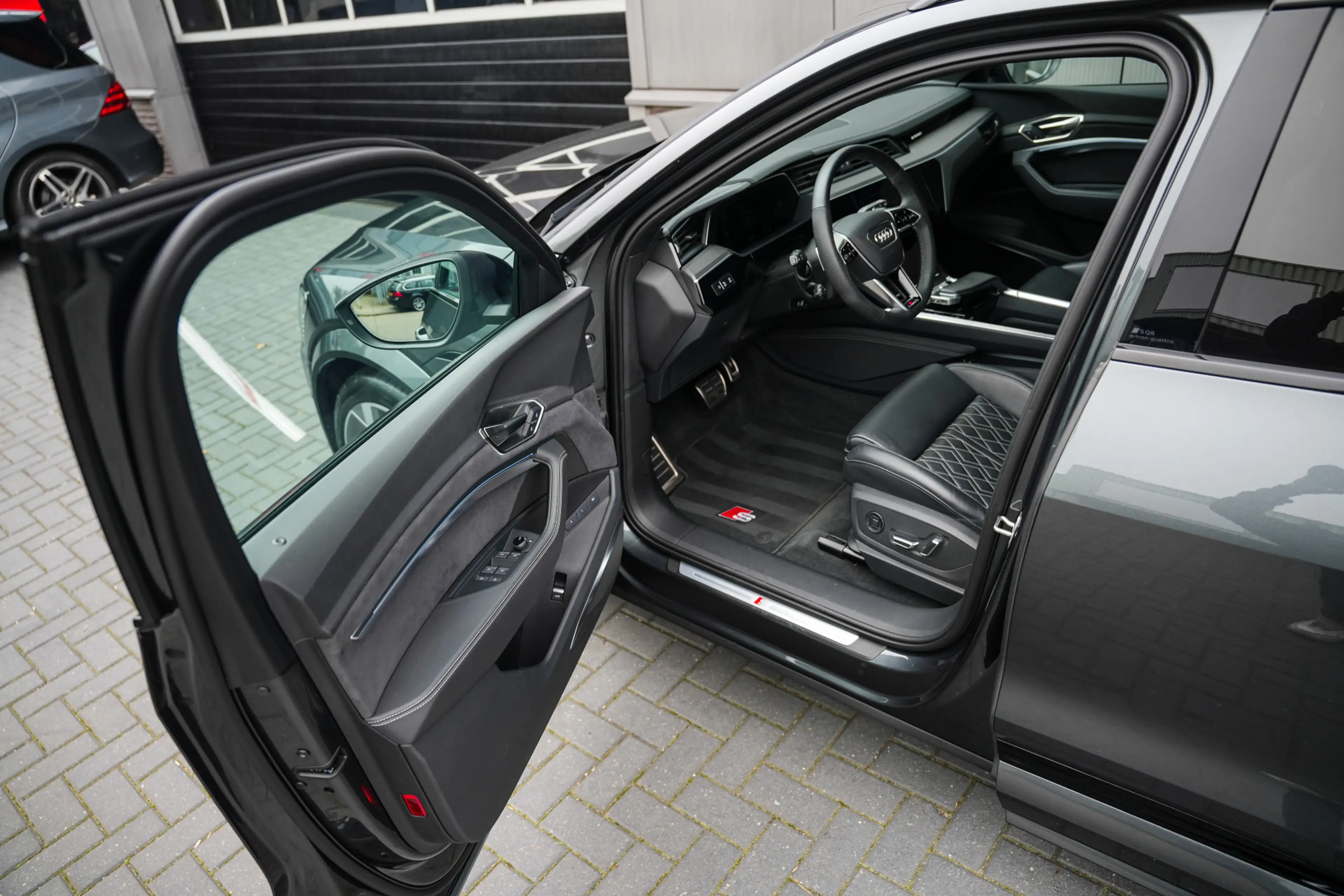 Audi SQ8 e-tron Quattro 115 kWh 503 pk / BTW-Auto/ Lucht-Vering/ R — photo 11