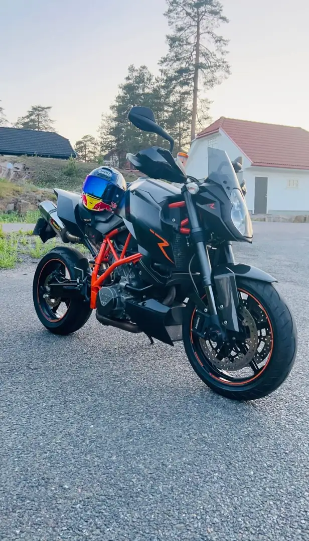 KTM 990 Super Duke R Negro - 1