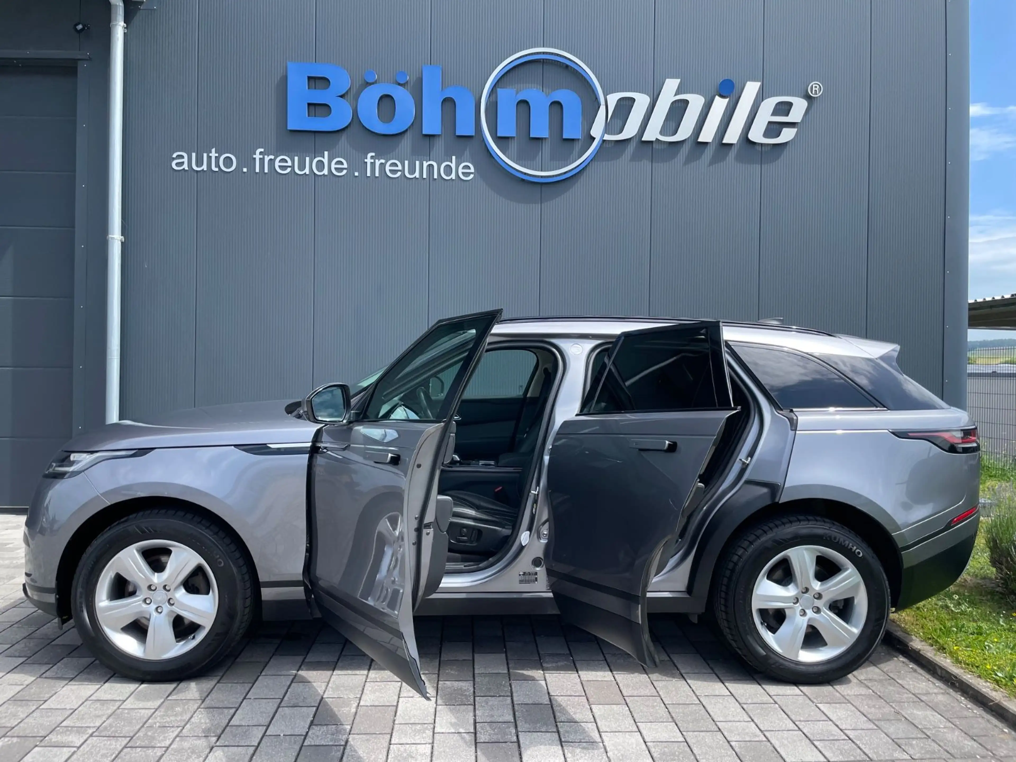 Land Rover Range Rover Velar D 200 AWD S/Pano/AHK/ACC/MWST — photo 2