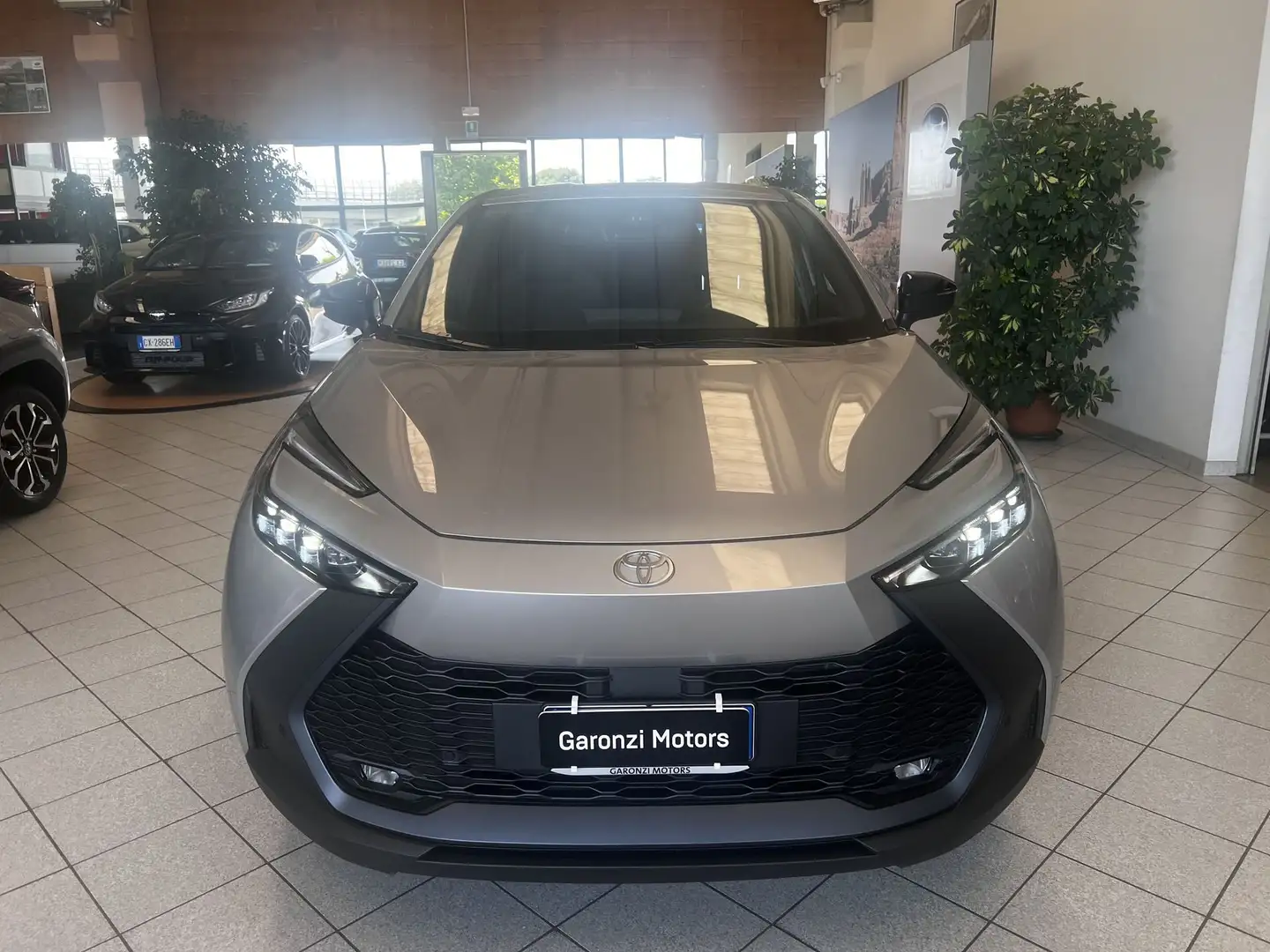 Toyota C-HR 1.8 HV Trend Zilver - 2