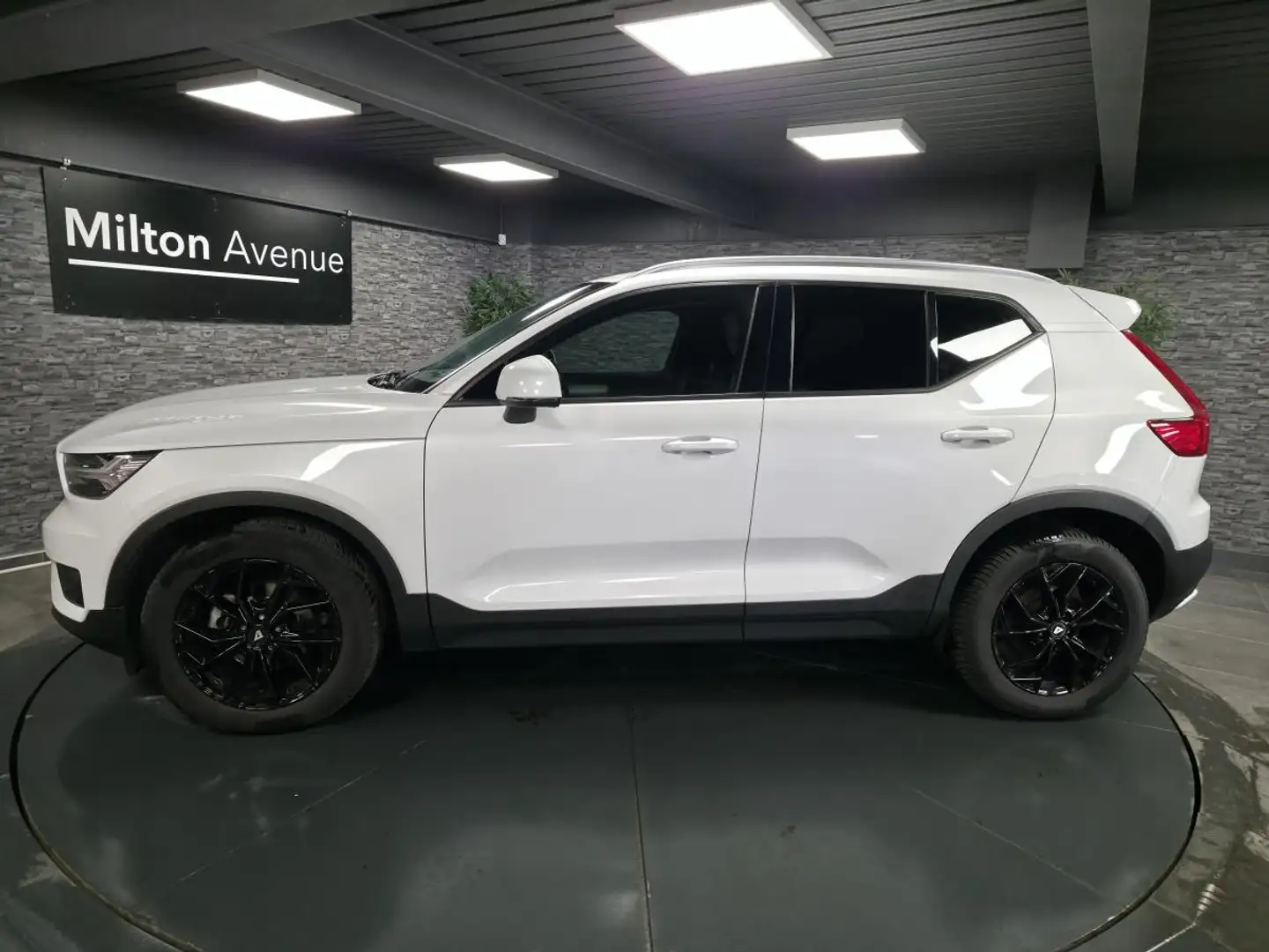 Volvo XC40 T3 - 163  Momentum Blanc - 2