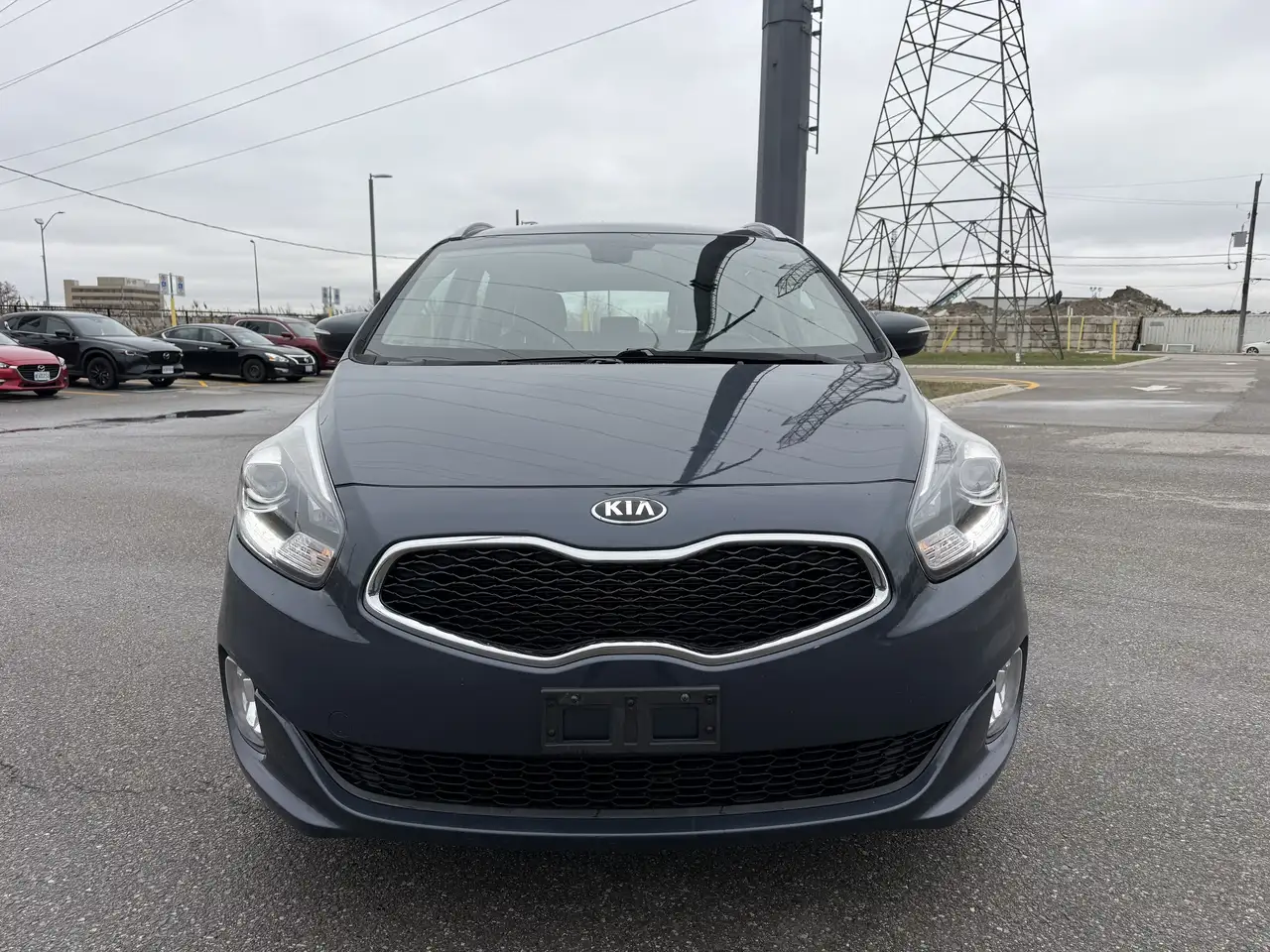 Kia Rondo снимка Kia Rondo