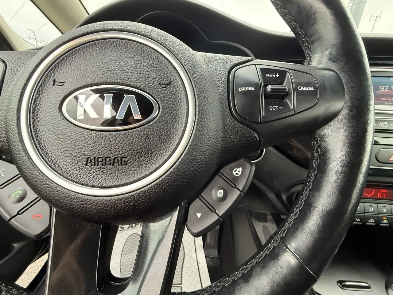 Kia Rondo снимка Kia Rondo