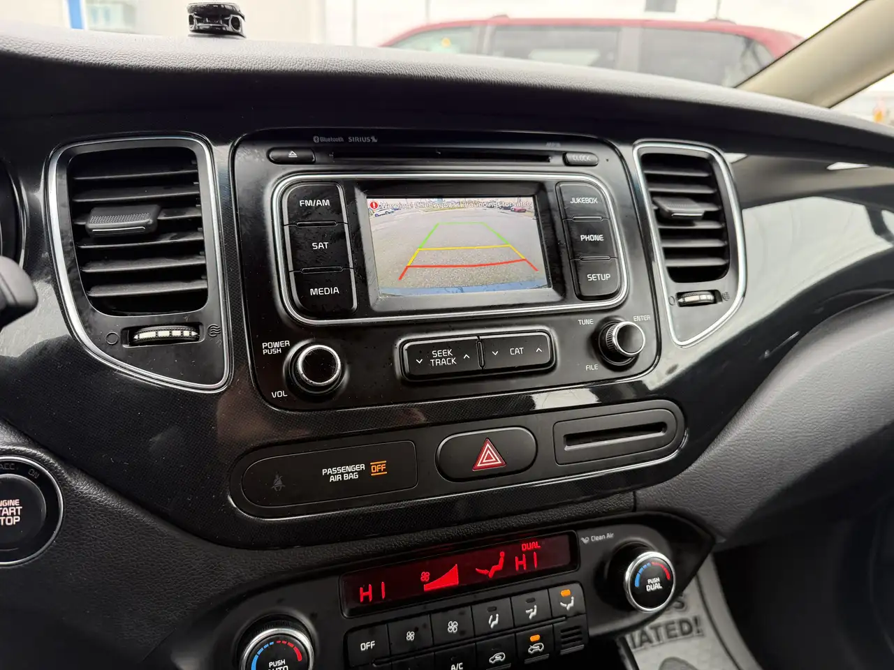 Kia Rondo снимка Kia Rondo