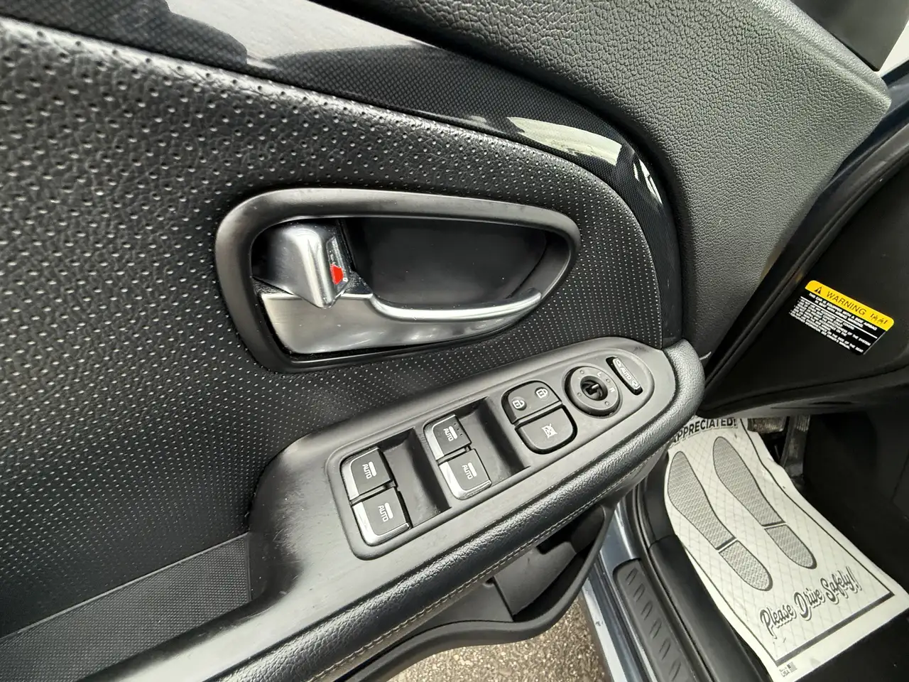 Kia Rondo снимка Kia Rondo
