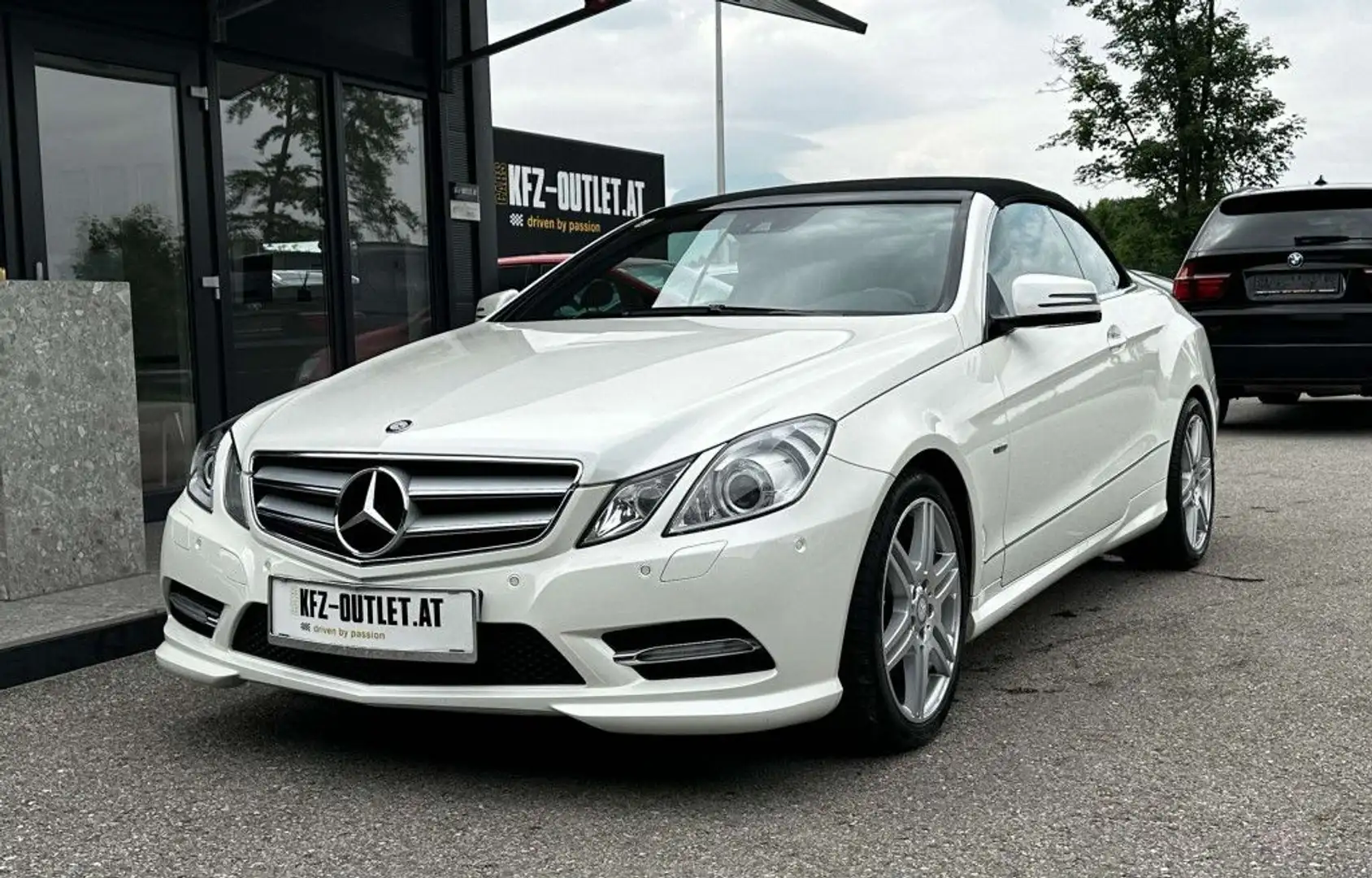 Mercedes-Benz E 500 V8 Cabrio *AMG-Line*HarmanK*Navi*Sitzlüftung* Weiß - 1