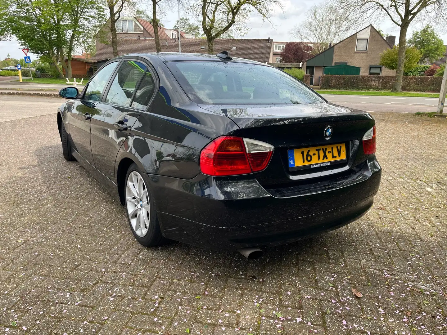 BMW 318 318i Business Line Zwart - 2