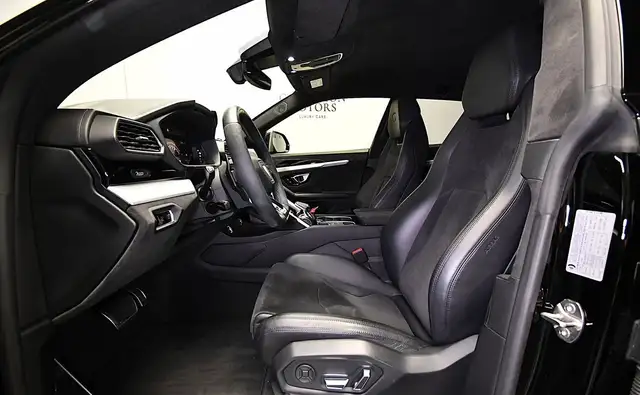 Lamborghini Urus view 15