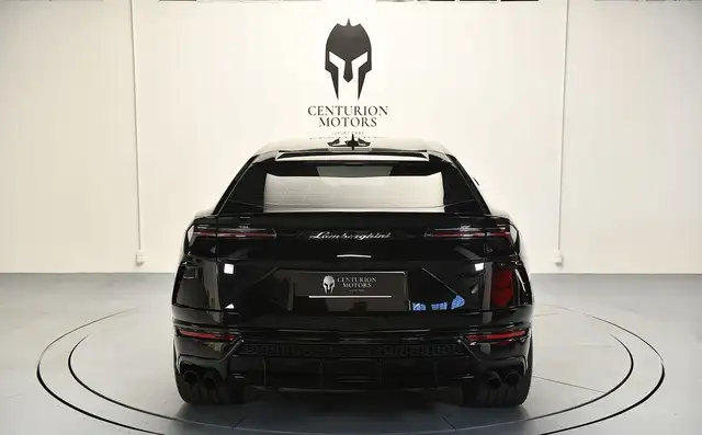Lamborghini Urus view 5