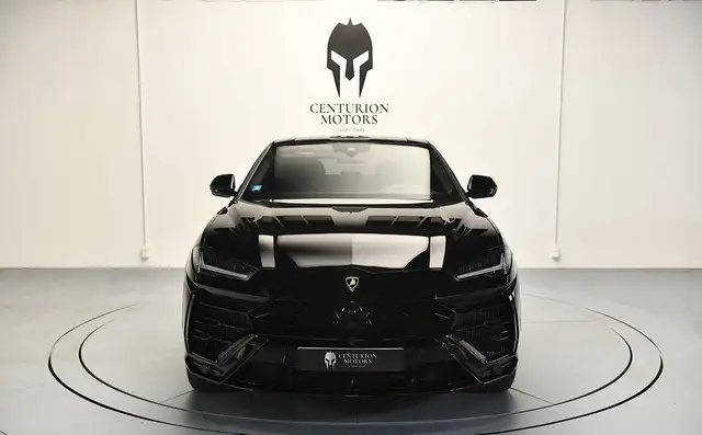 Lamborghini Urus view 2