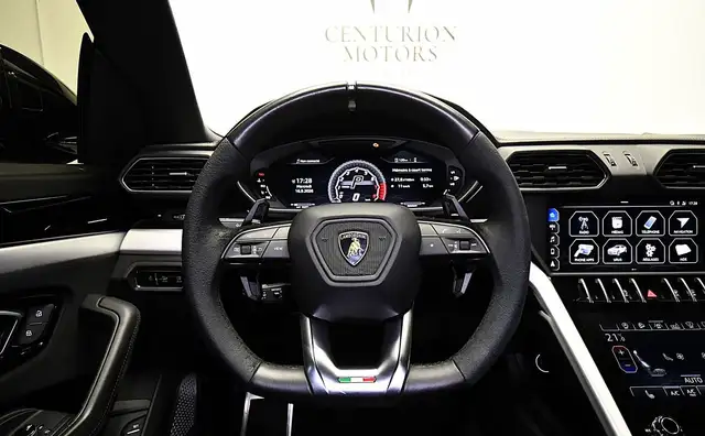 Lamborghini Urus view 13