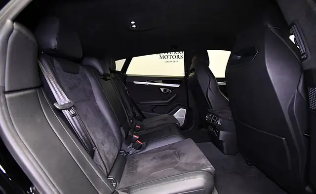 Lamborghini Urus view 9