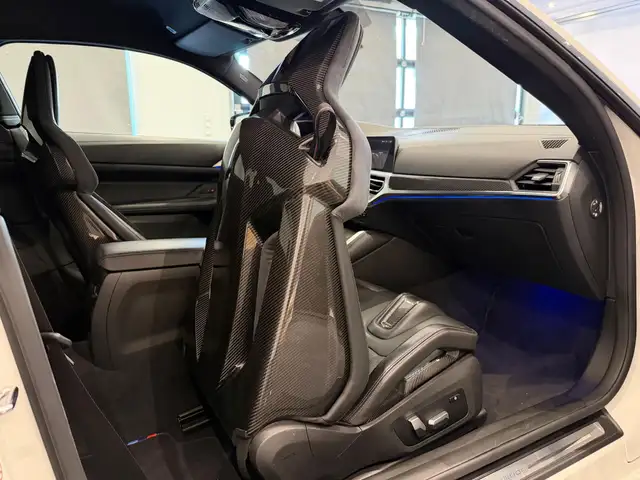 BMW M4 Competition**Carbon Paket**Schalensitze**Harman-K Ansicht 42