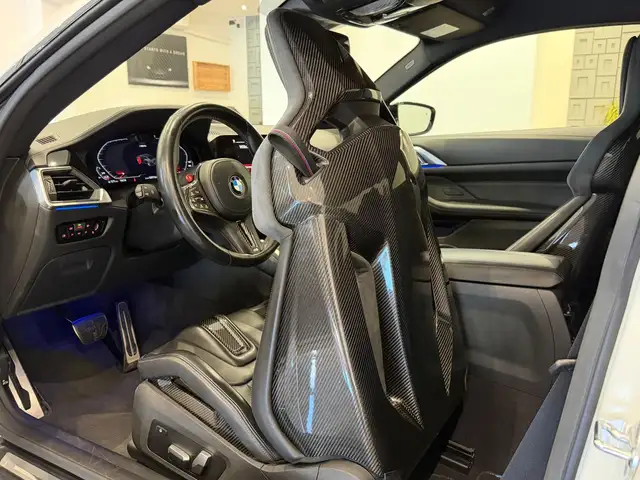 BMW M4 Competition**Carbon Paket**Schalensitze**Harman-K Ansicht 45