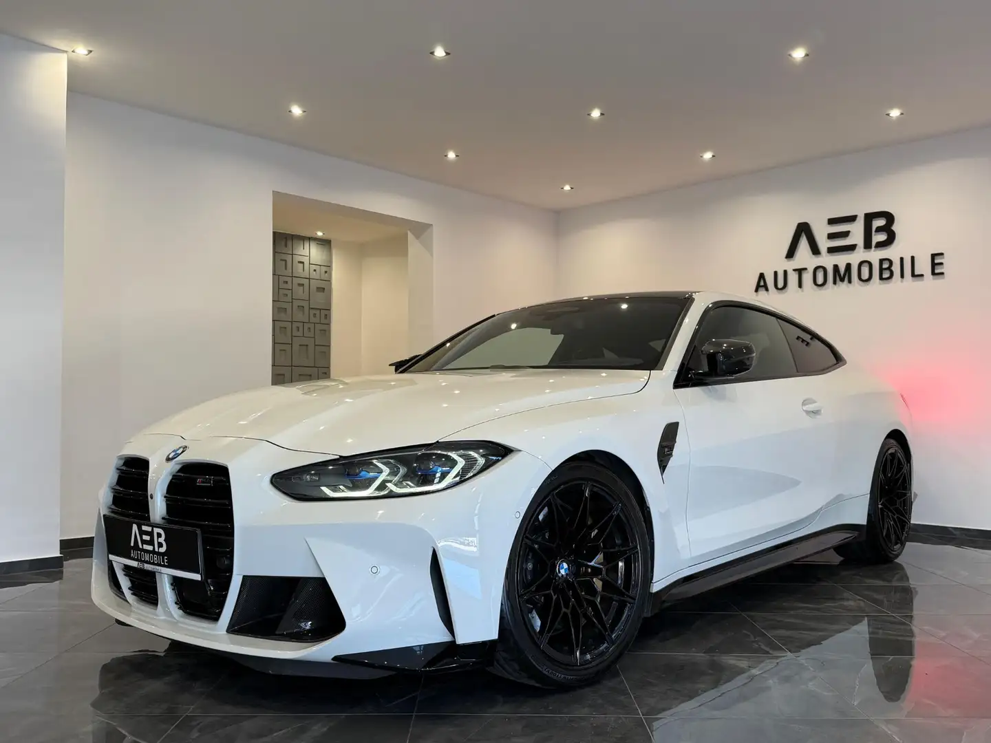BMW M4 Competition**Carbon Paket**Schalensitze**Harman-K Weiß - 2