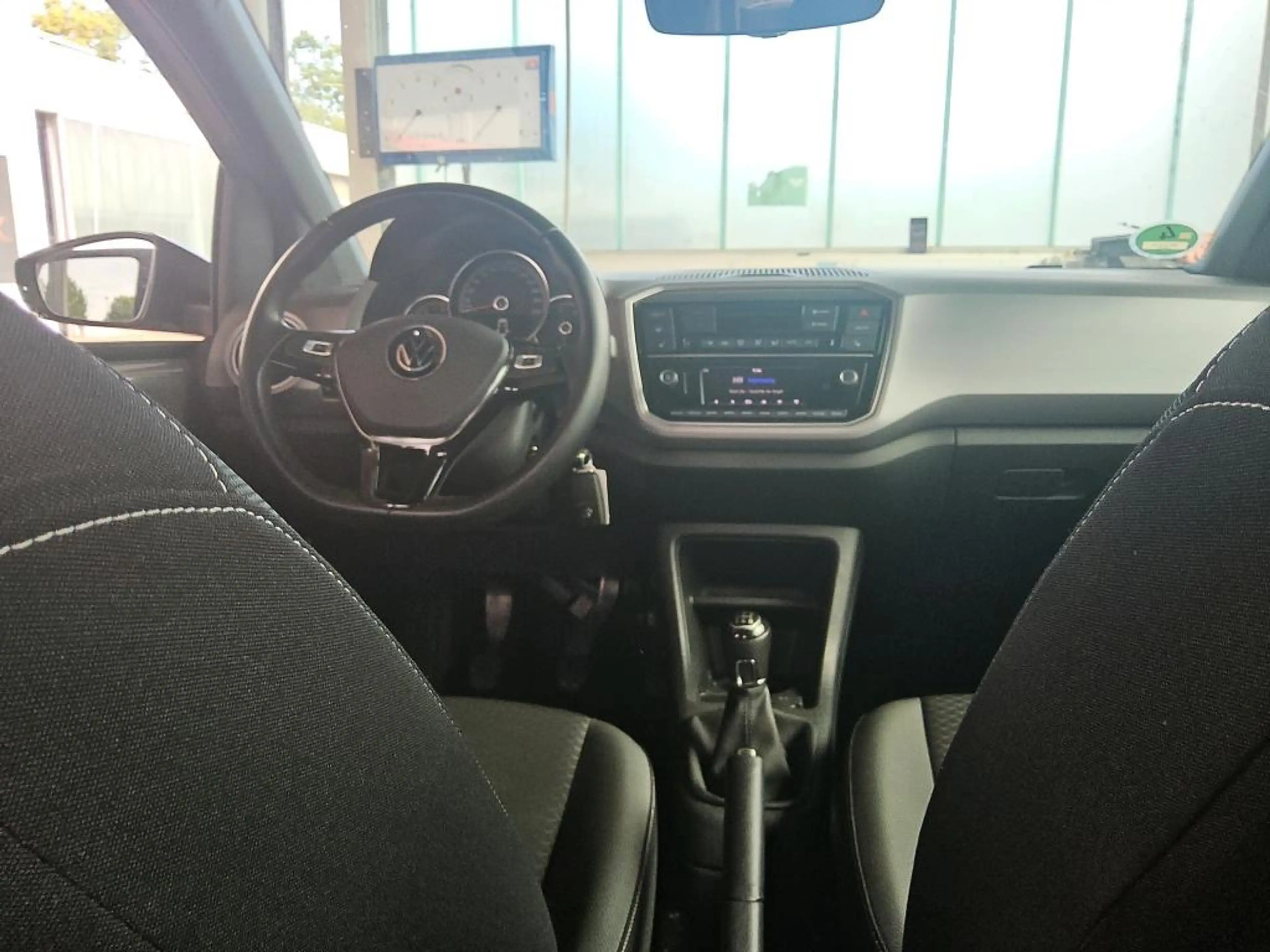 Volkswagen up! Active *map+more Dock*KAMERA*Sitzhzg.*ALU* — photo 7