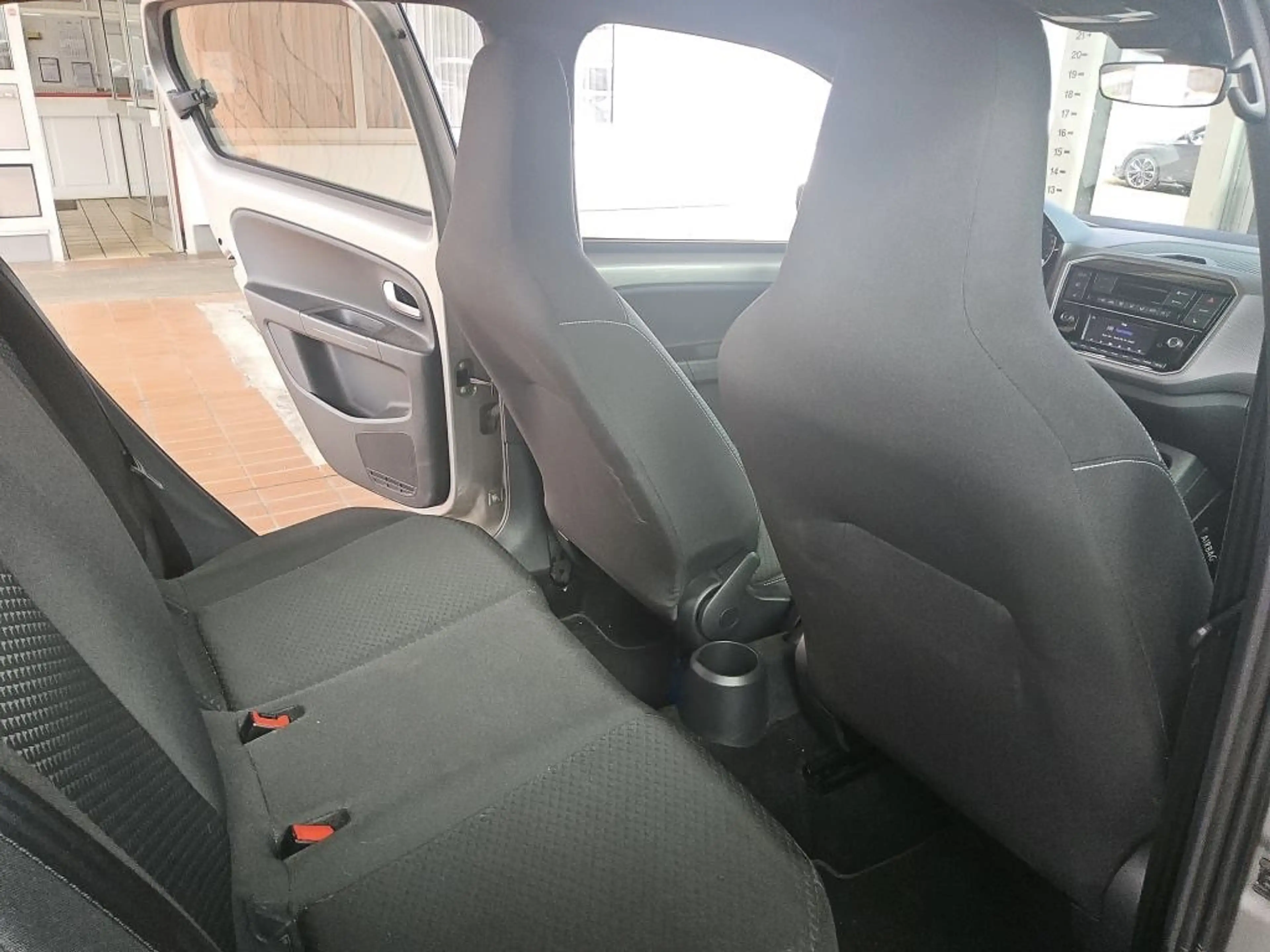 Volkswagen up! Active *map+more Dock*KAMERA*Sitzhzg.*ALU* — photo 10
