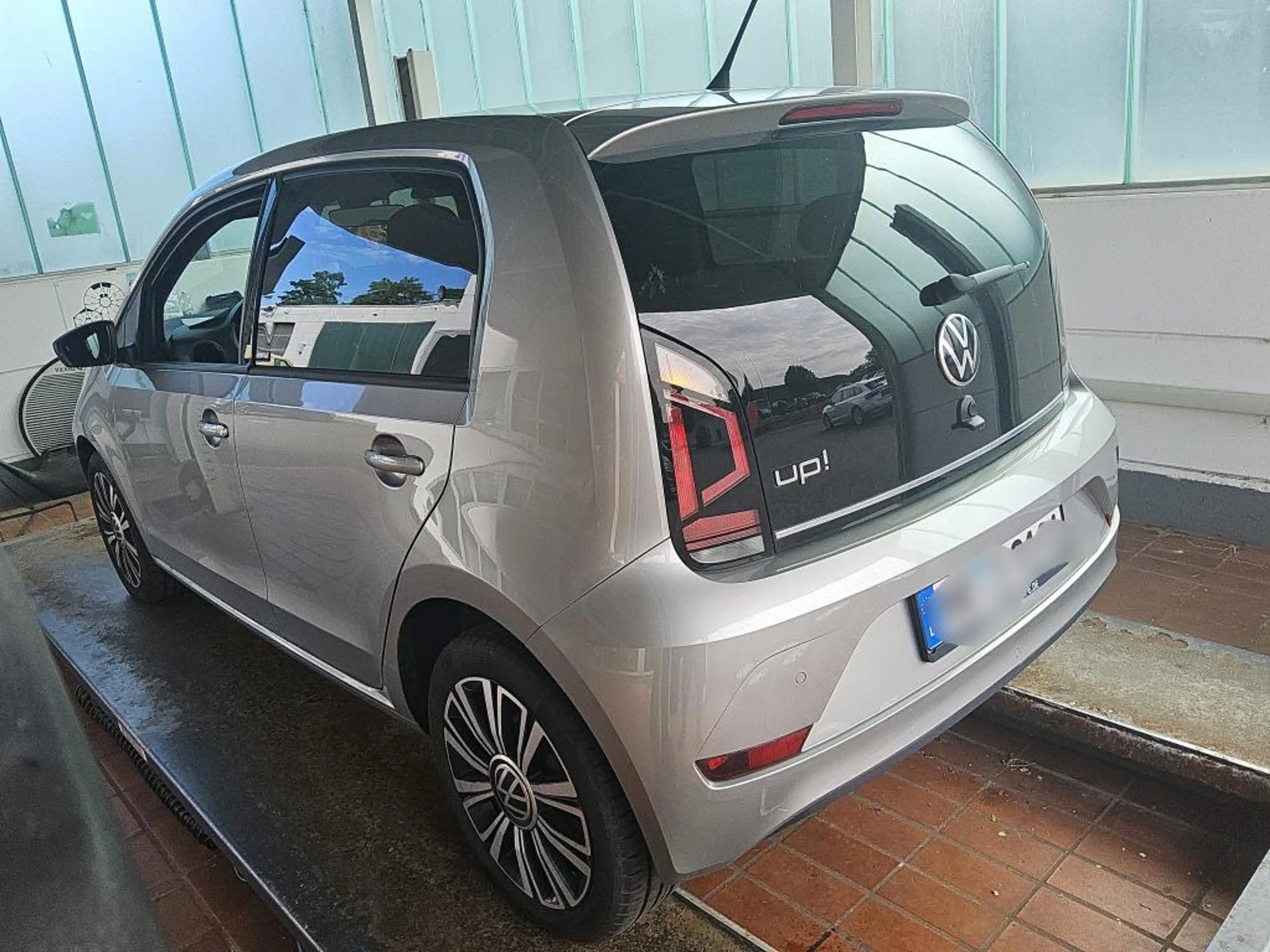 Volkswagen up! Active *map+more Dock*KAMERA*Sitzhzg.*ALU* — photo 3