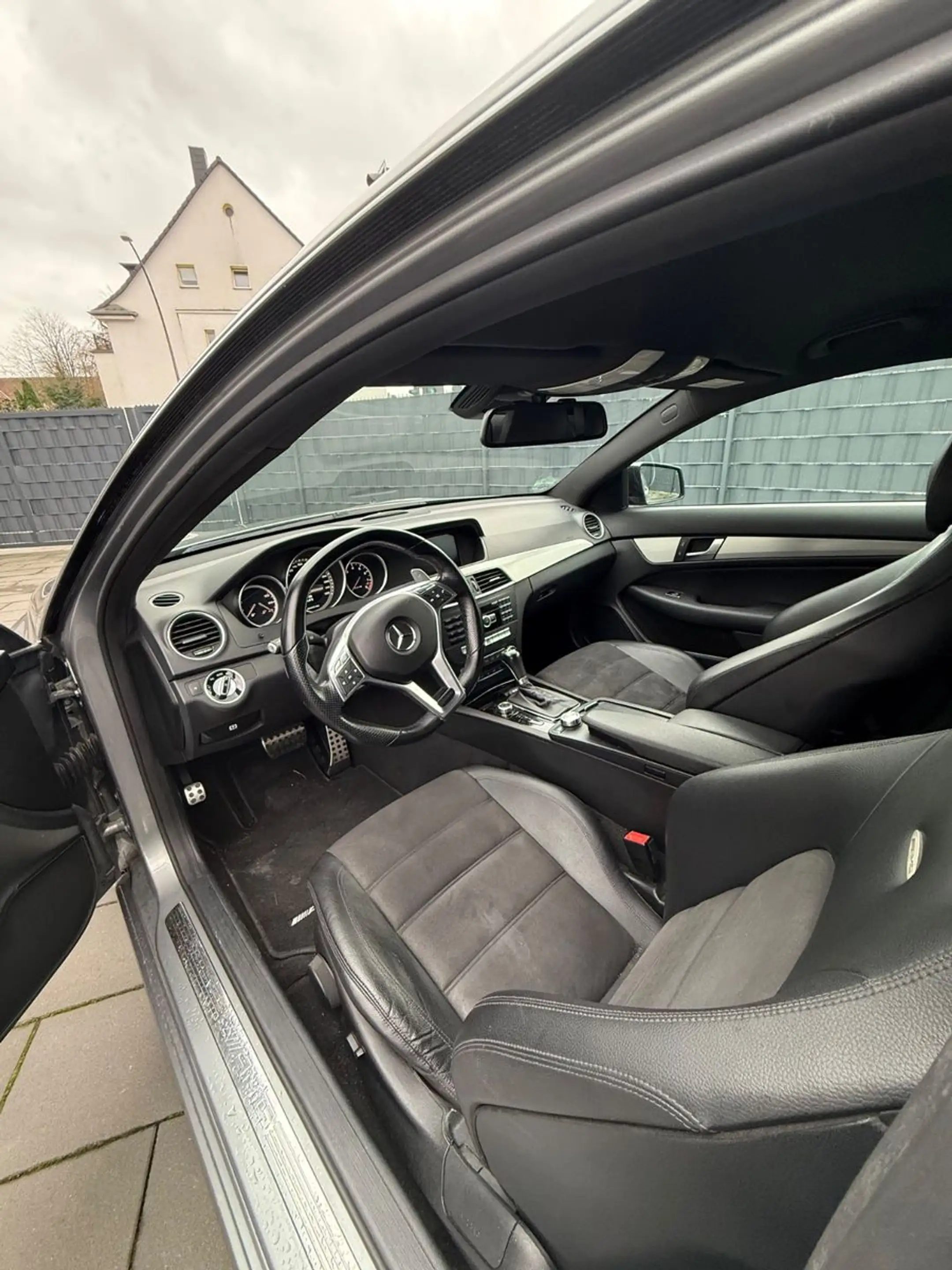 Mercedes-Benz C 63 AMG Coupe Eu Model / EXPORT — photo 8