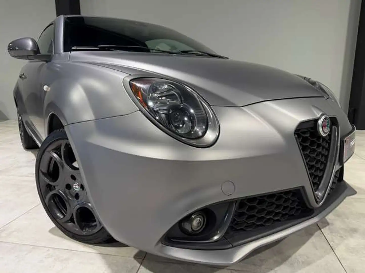 Alfa Romeo MiTo 1.4i 78CV SPORT !! MAT D’ORiGiNE !! CRUiSE CLiM+ Grau - 1