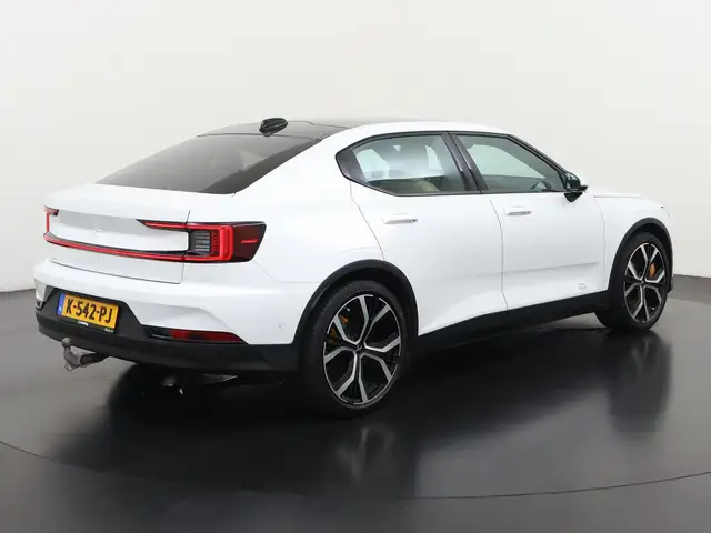 Polestar 2 view 4