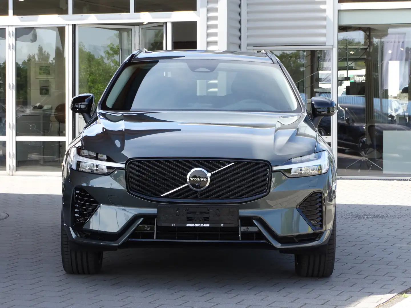 Volvo XC60 Ultra Dark Recharge Plug-In Hybrid T8 AWD Grün - 2