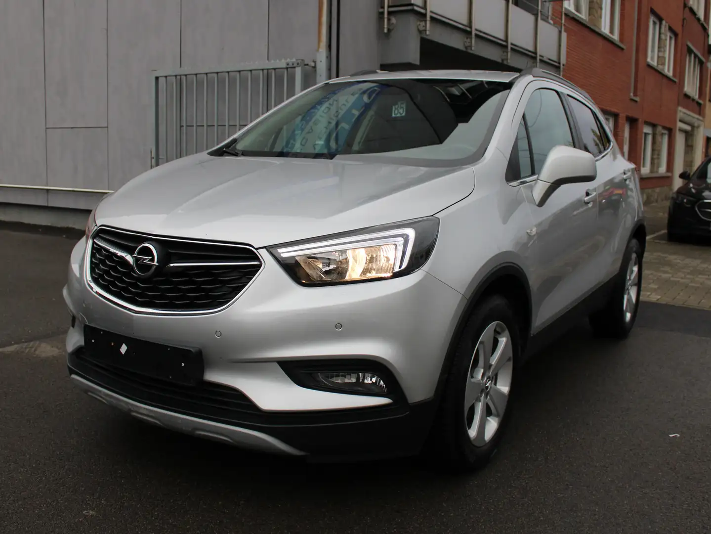 Opel Mokka X 1.6 CDTI+CUIR+GPS+CAMERA+SIEGES CHAUFFANTS Argent - 1