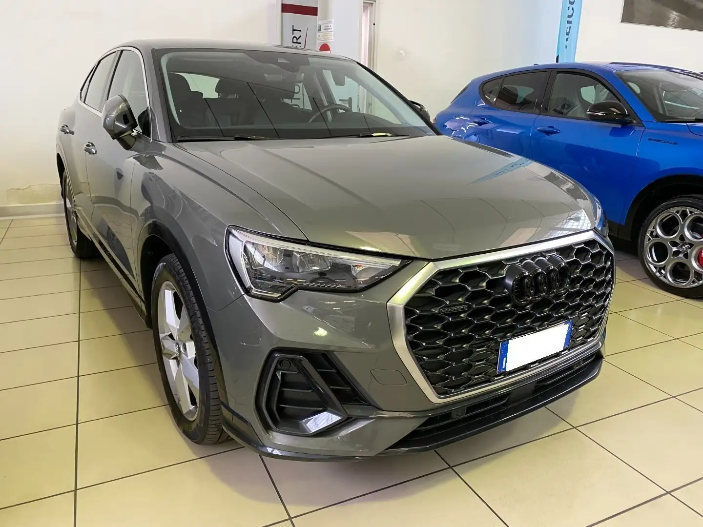 Audi Q3 SPB 2.0 230Cv 45 TFSI quattro S tronic Business Pl Grigio - 2