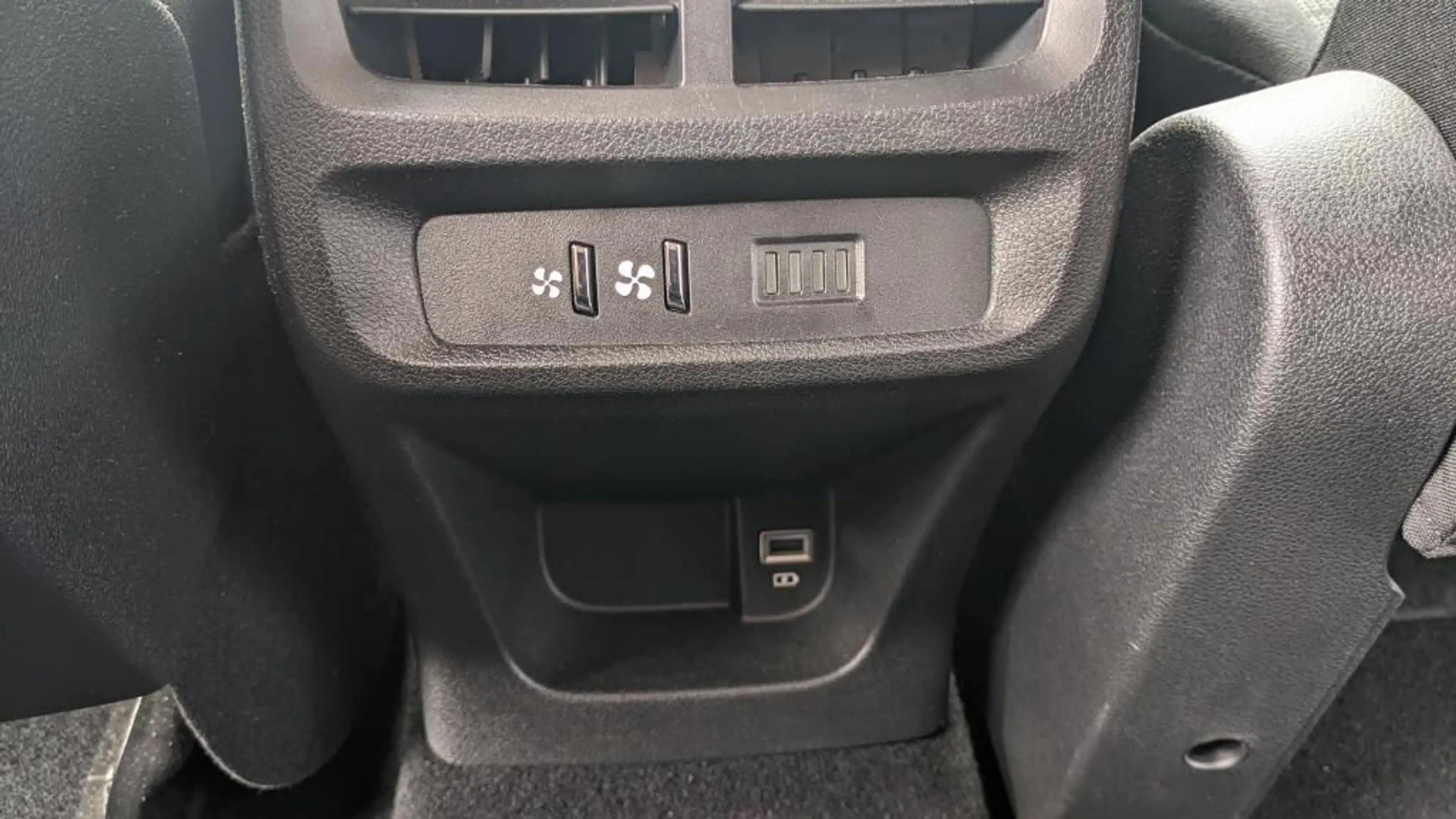 Opel Combo Life COMBO LIFE Edition 1.5 Standheizung — photo 11