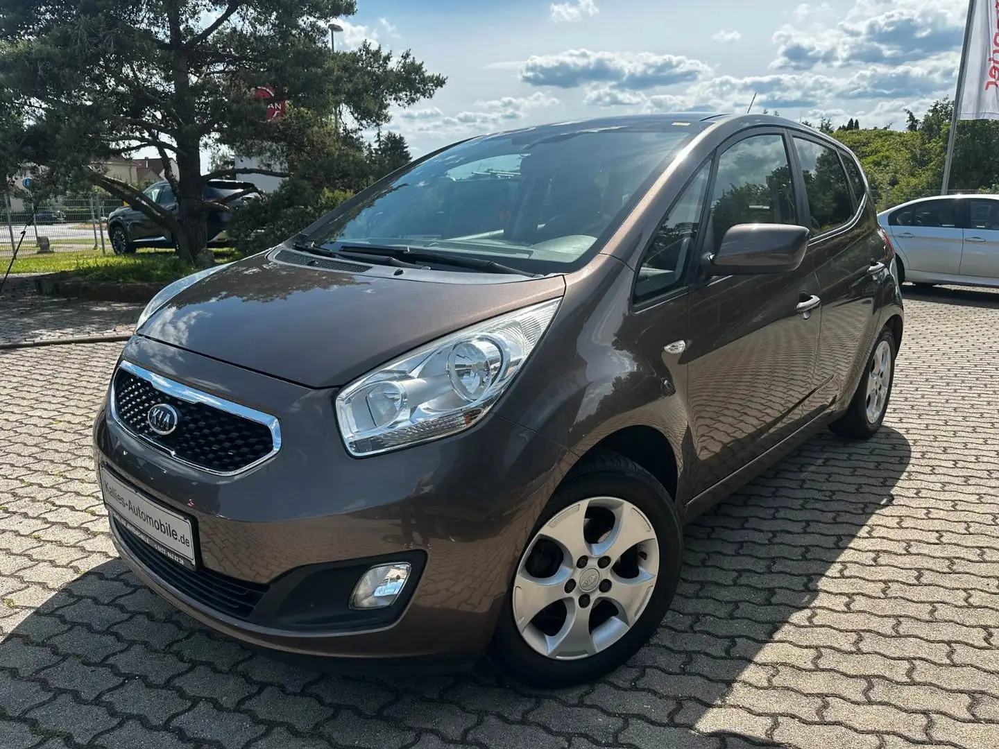 Kia Venga FIFA World Cup Edition AHK Braun - 1