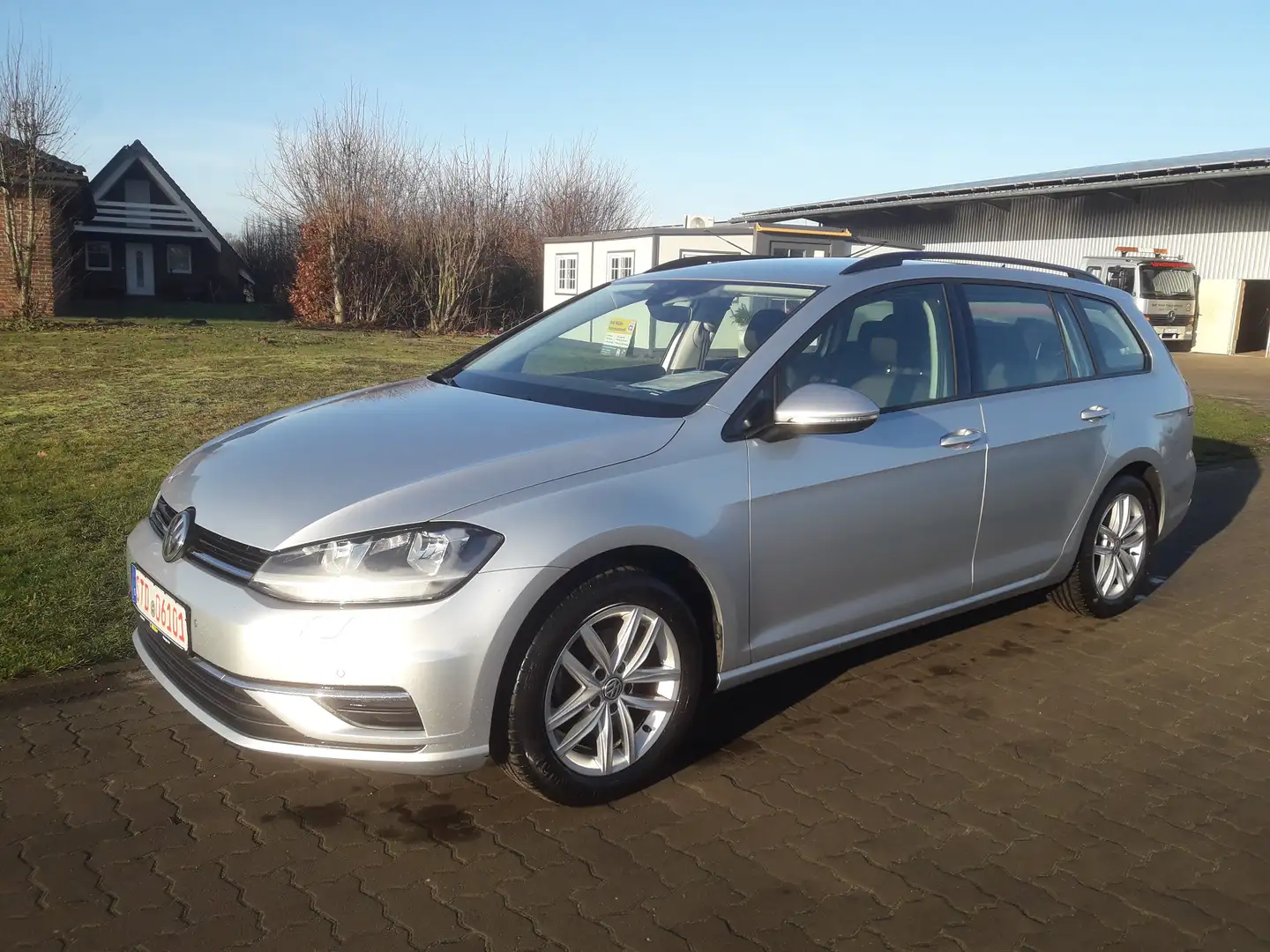 Volkswagen Golf Variant Comfortline 1,6TDi BMT/Start-Stopp+Navi+Standhzg. Silber - 2