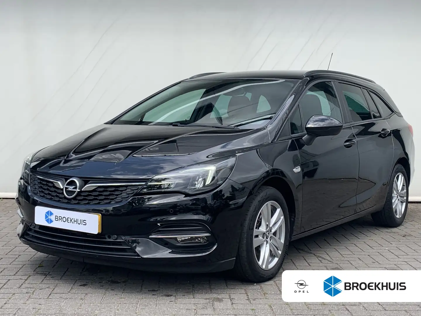 Opel Astra Sports Tourer 1.2 Edition 110pk | 16" Lichtmetalen Zwart - 1