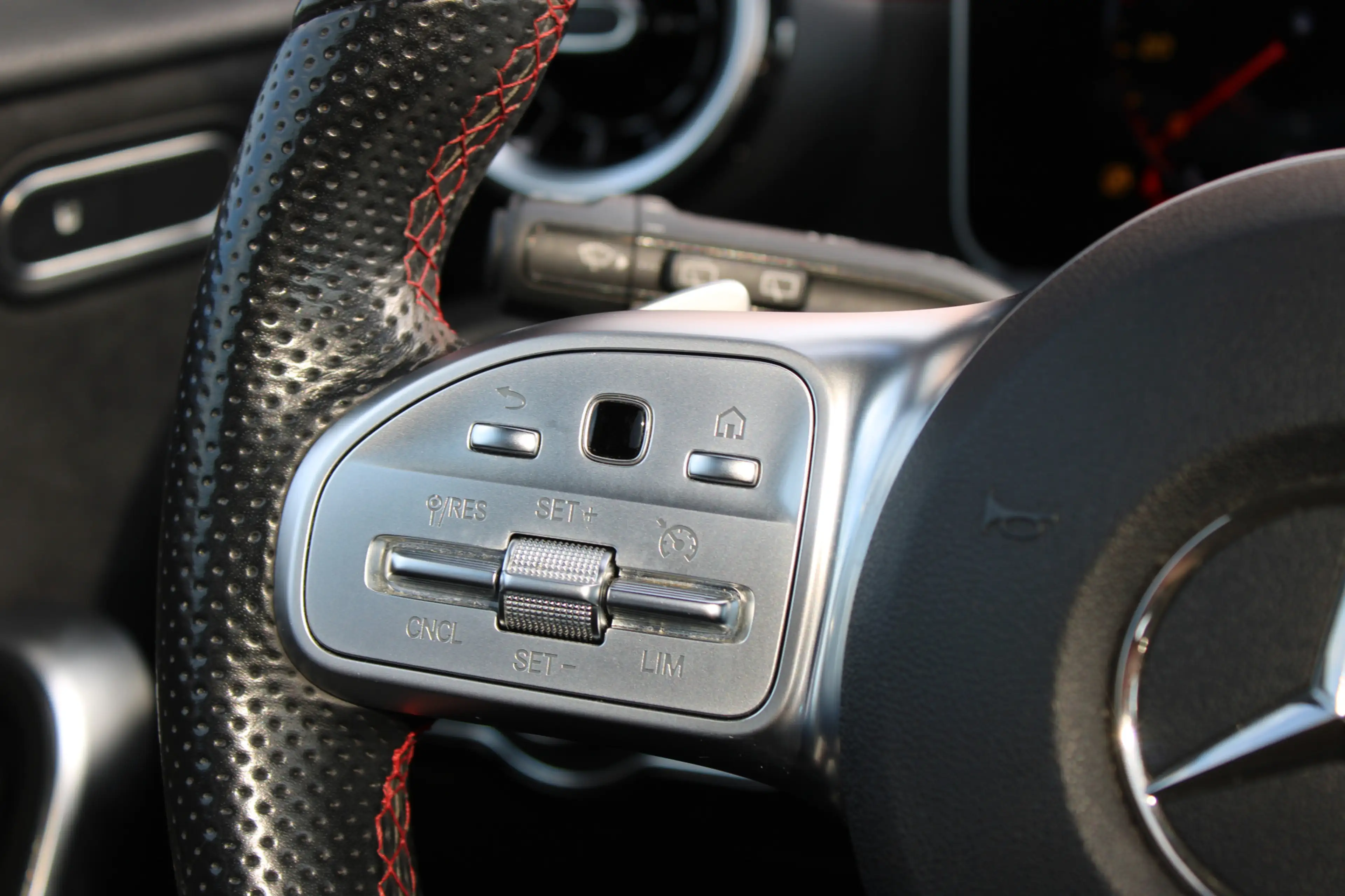 Mercedes-Benz A 180 Business Solution AMG |PANO-DAK|WIDESCREEN|CRUISE| — photo 15