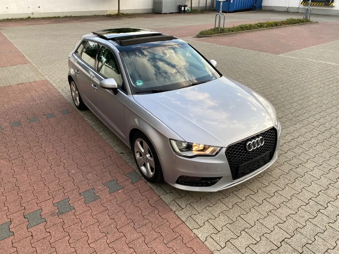 Audi A3 2.0 TDI/Panorama/Navi/Sitzheizung/PDC Gris - 2